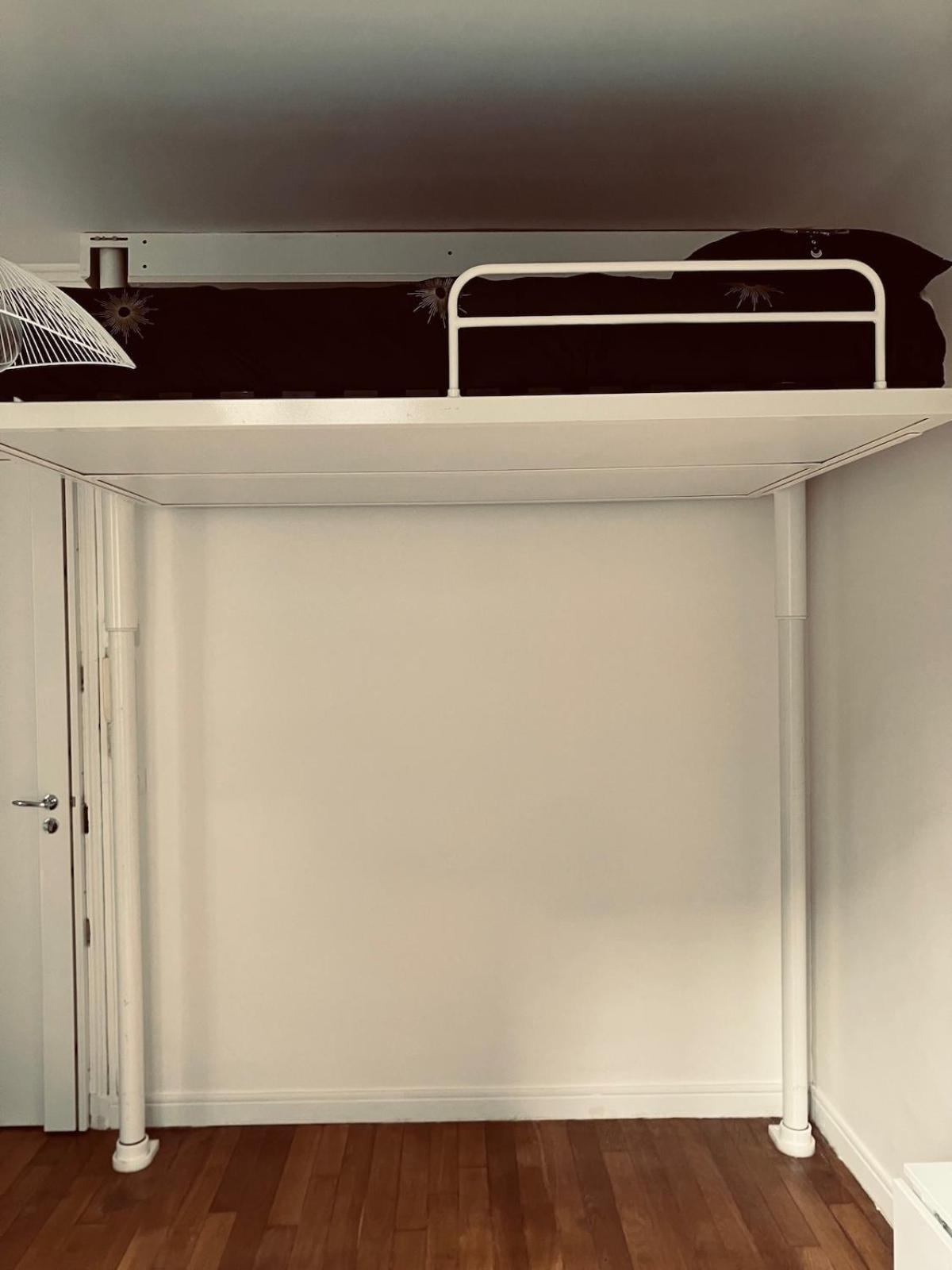 A 2min Du Metro Apartment *