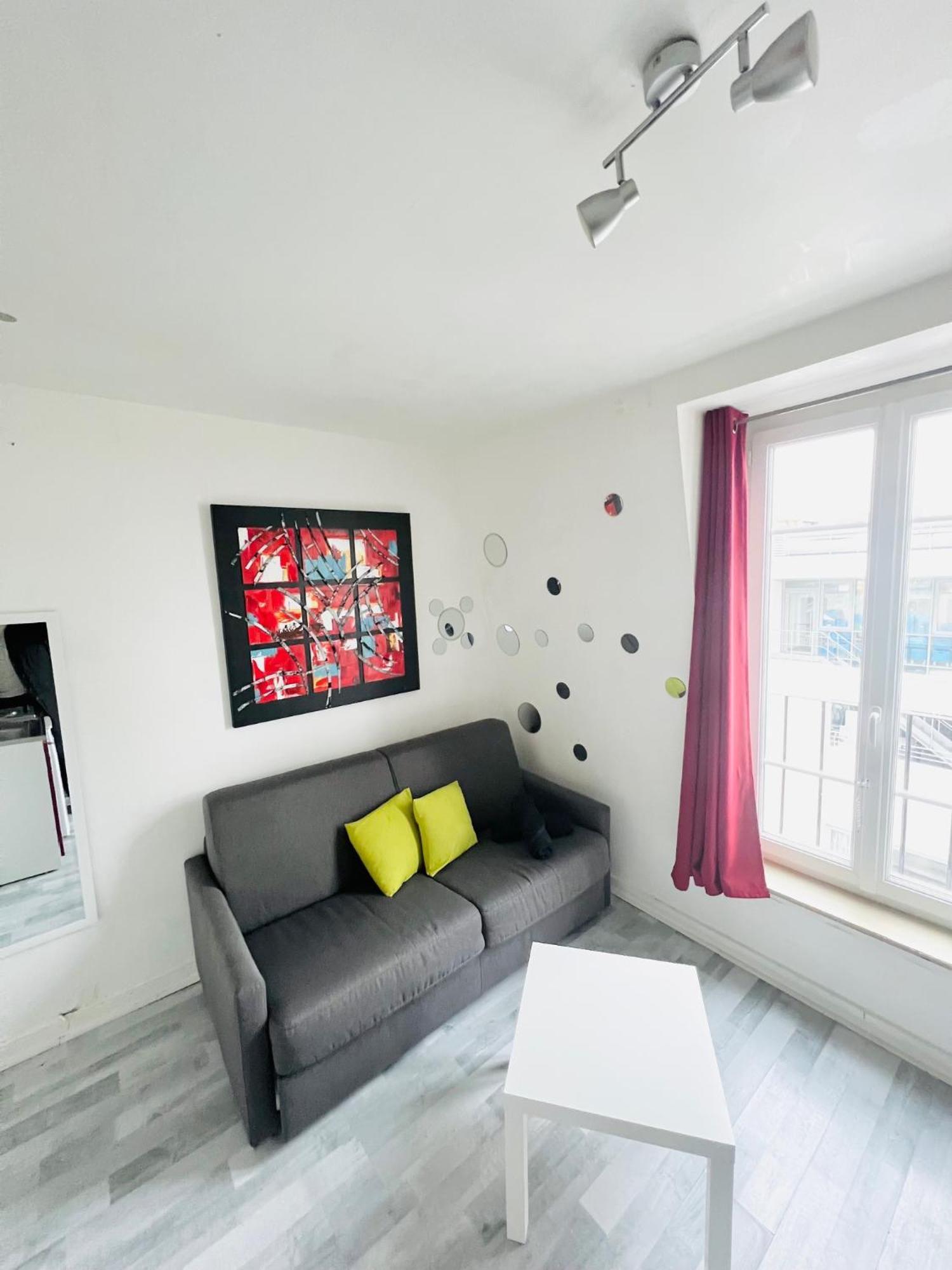 Appartamento Elegant Entierement Amenage Parigi