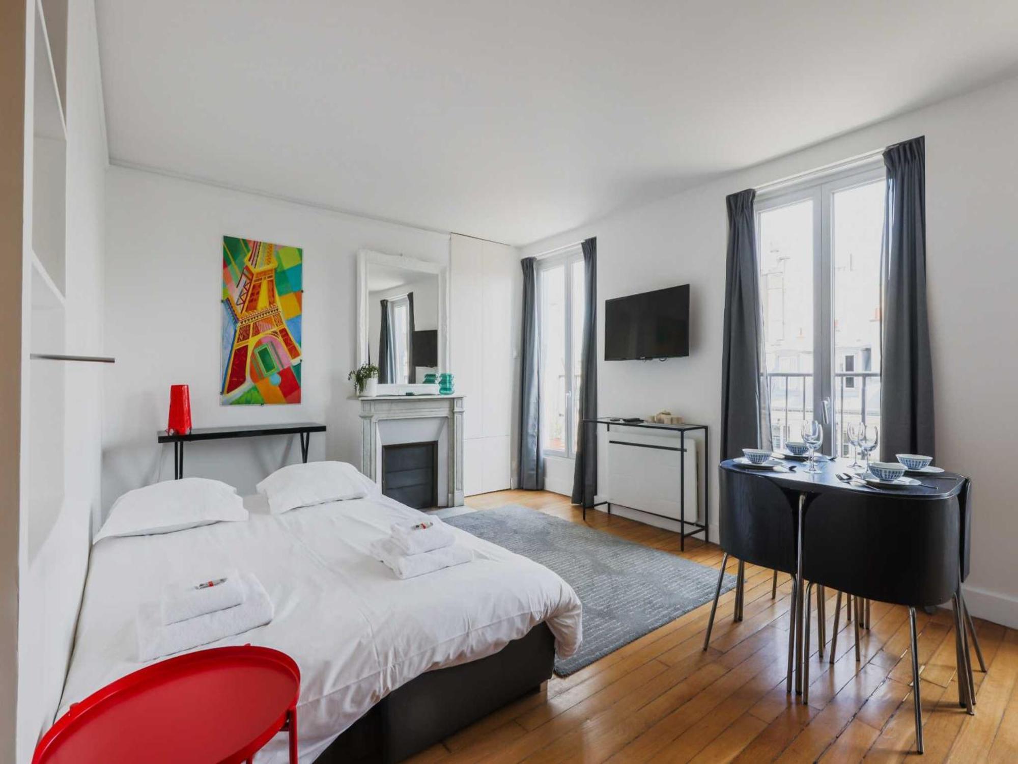 Appartamento Luminous 1bdr Witha C&balcony-marais Louvre Parigi