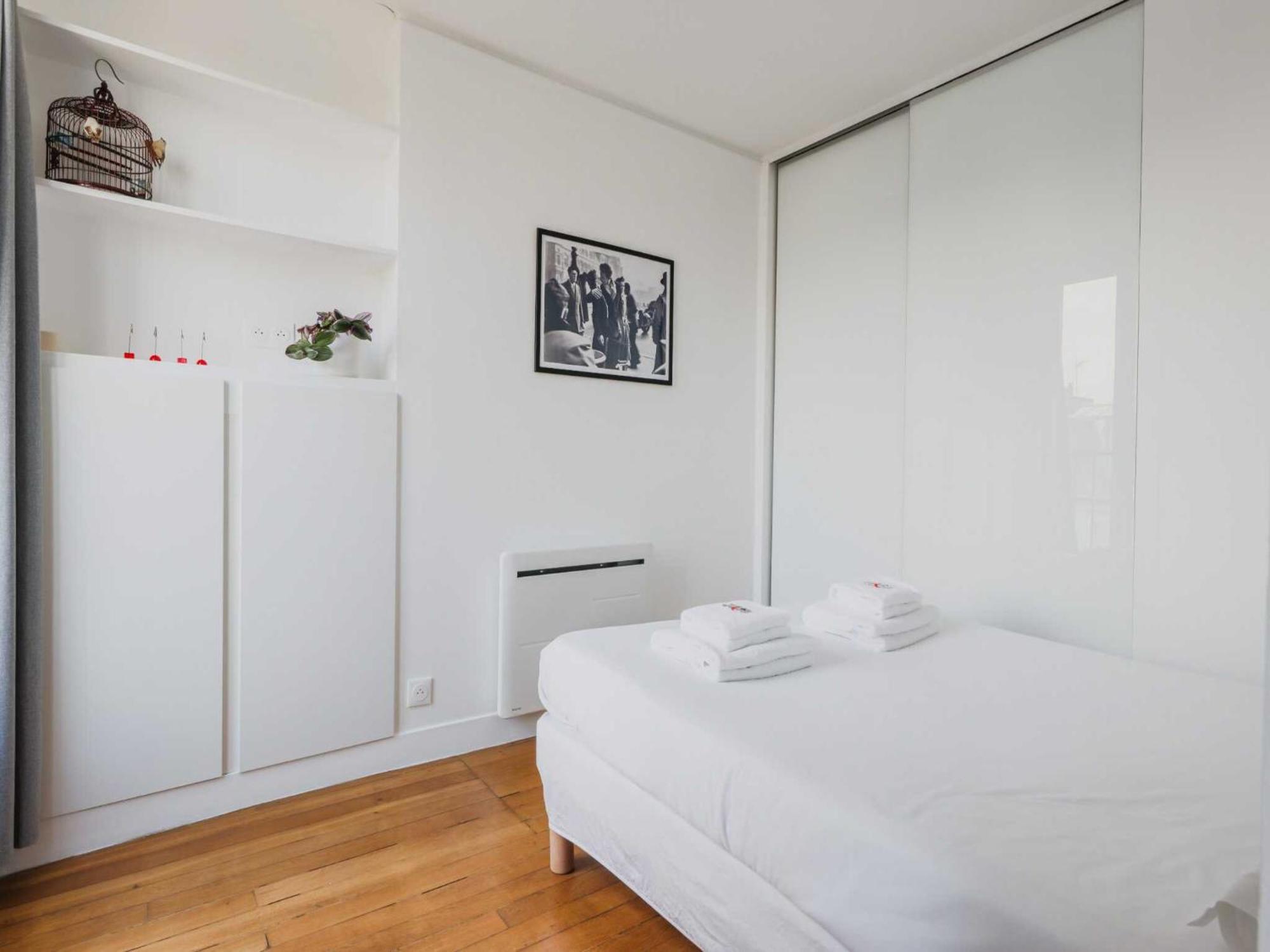 Appartamento Luminous 1bdr Witha C&balcony-marais Louvre *