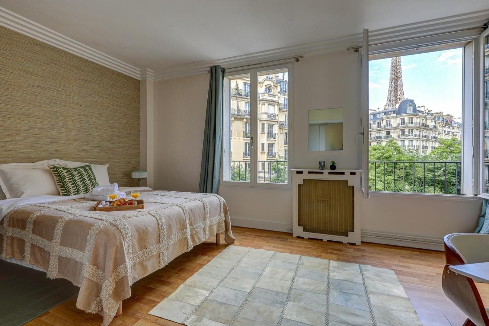 Bnbnook - Charming 1br With Eiffel Tower View Appartamento *