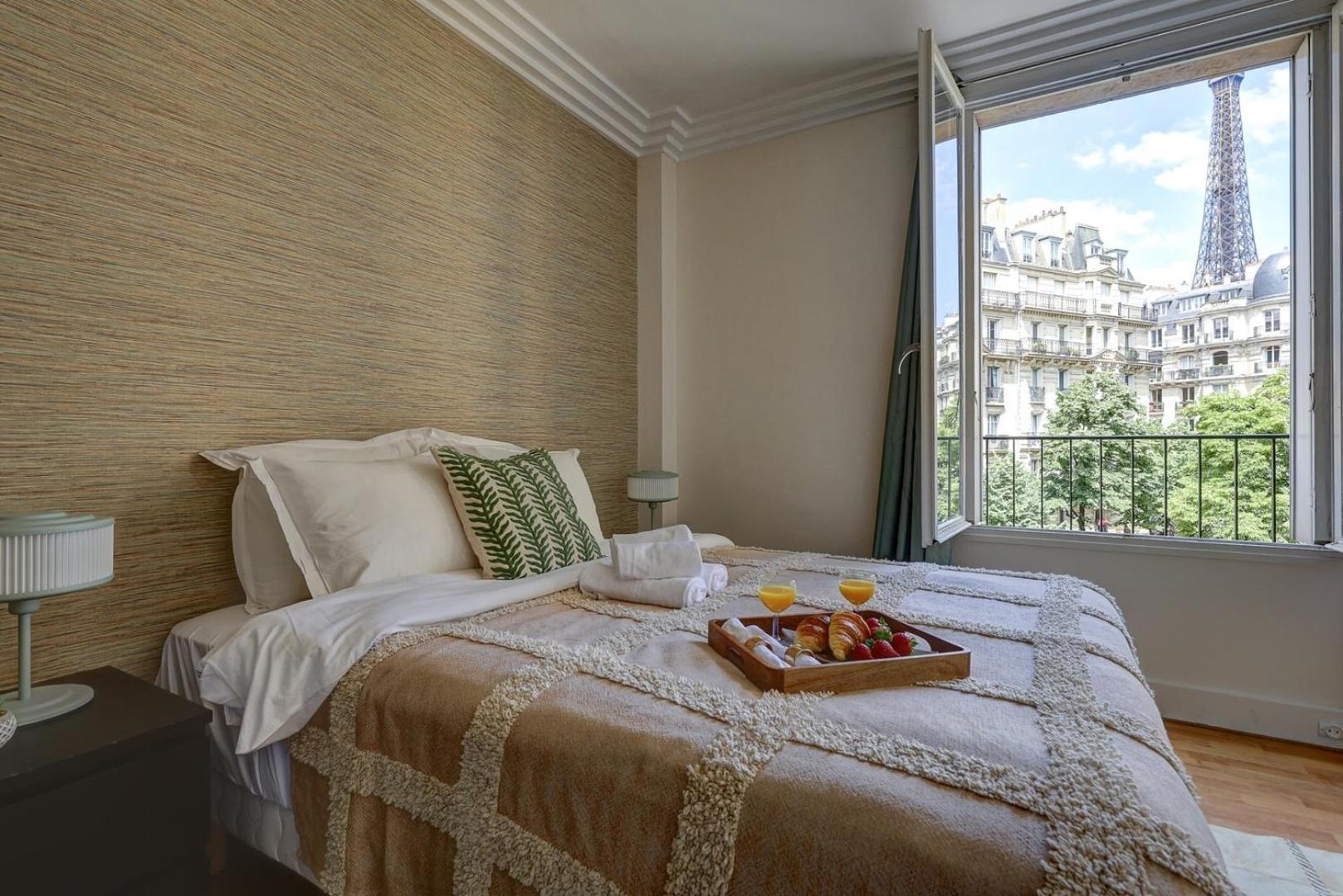 Bnbnook - Charming 1br With Eiffel Tower View Appartamento Parigi