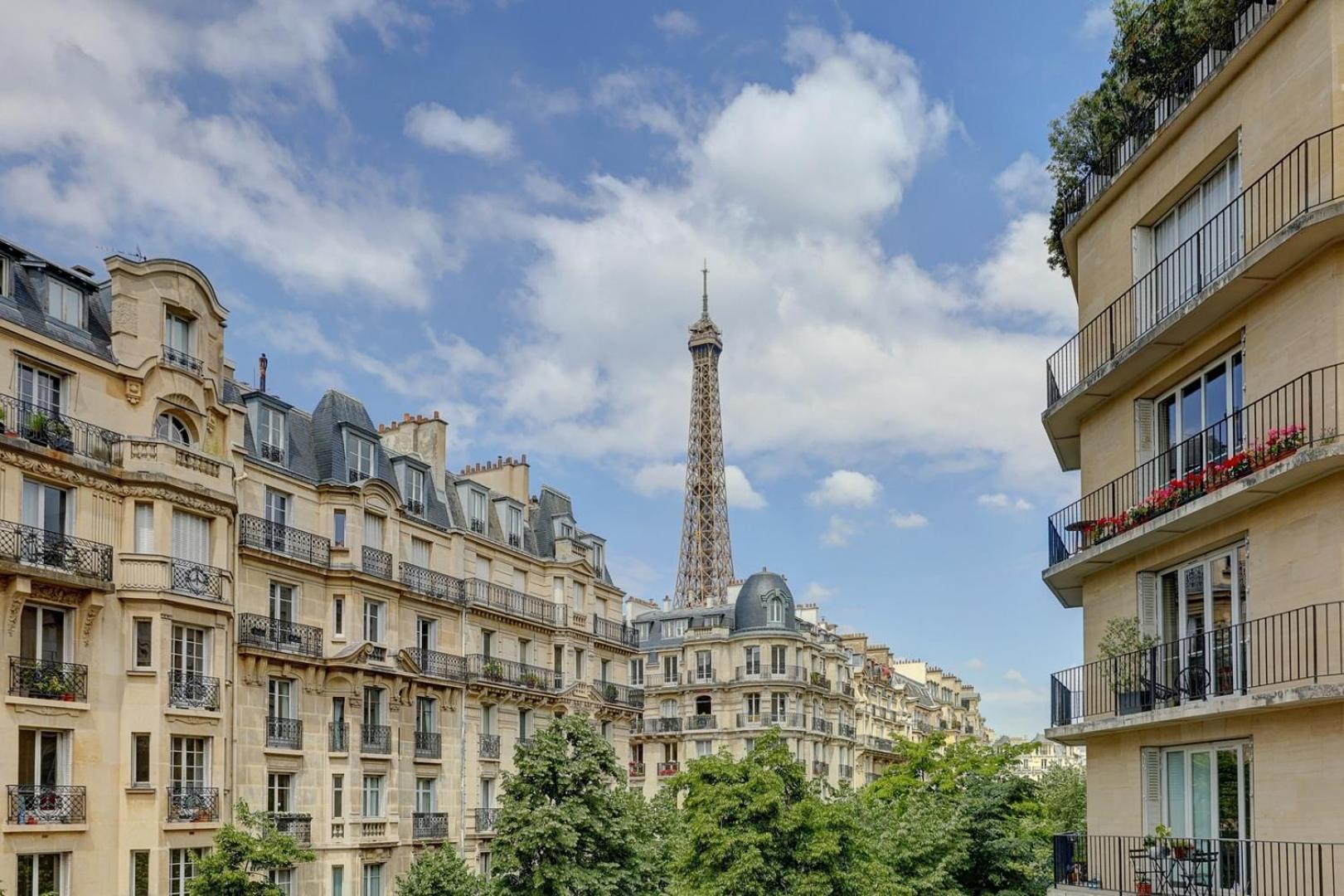 Bnbnook - Charming 1br With Eiffel Tower View Appartamento *