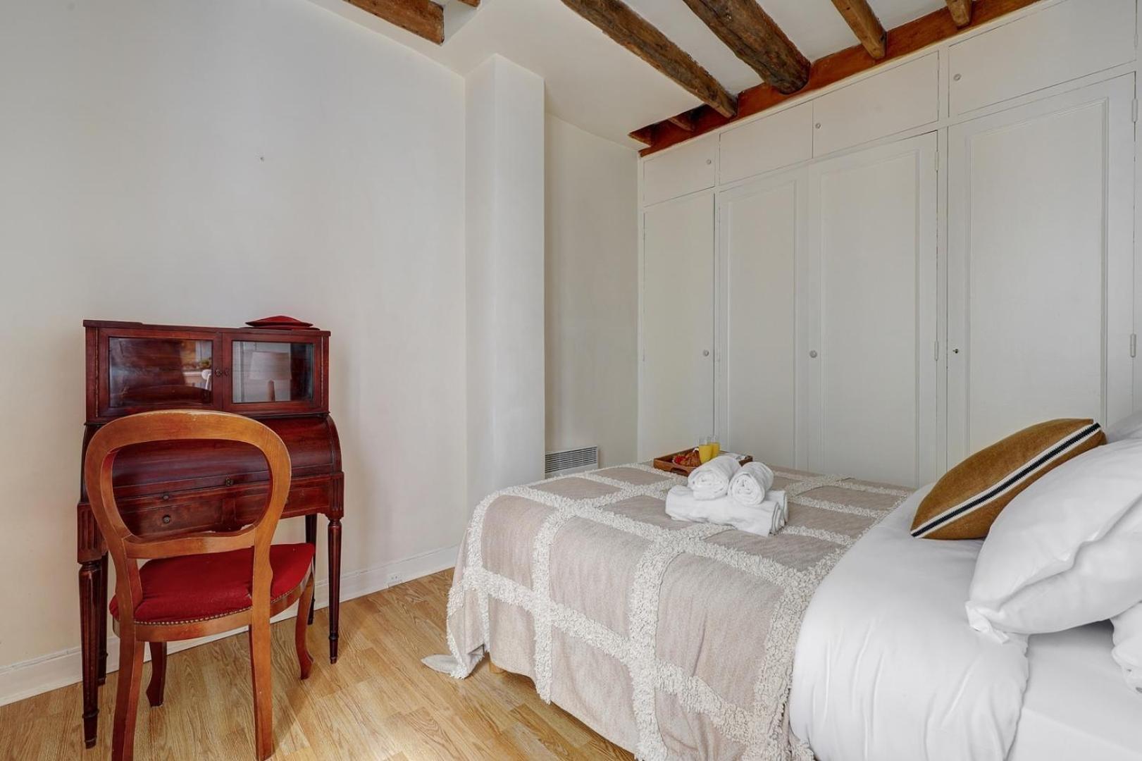 Bnbnook - Chic 1br - Champ De Mars & Eiffel Tower Apartment