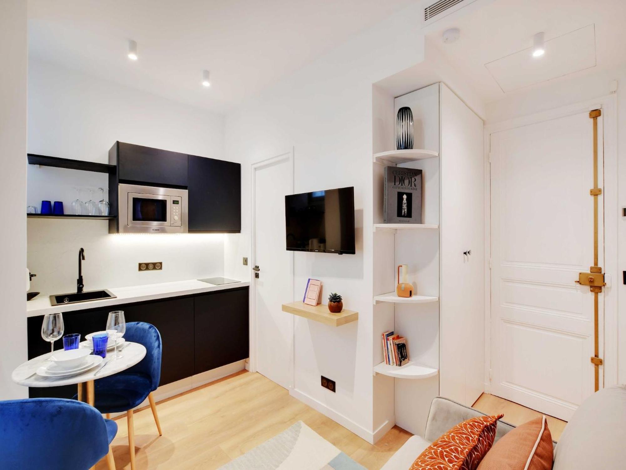 Cozy Parisian 2p In The Prestigious 8th Appartamento