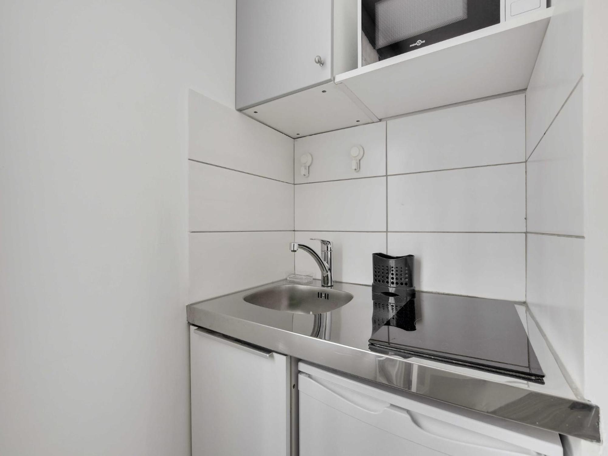 Intimate Studio-2p- Sacre Coeur Abesse * Parigi