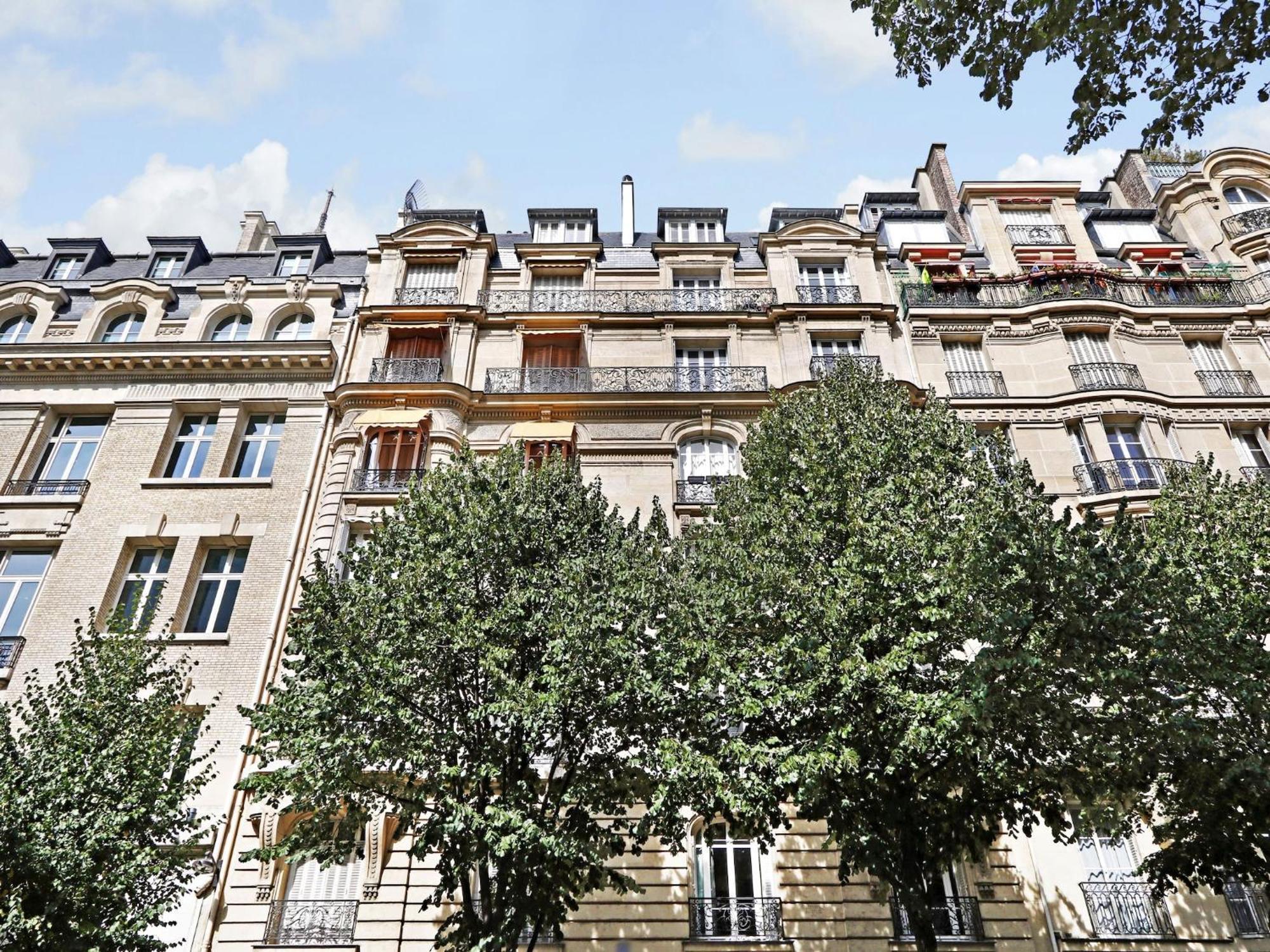 Chic & Spacious 2bdr 4p - Av Suffren Tour Eiffel * Parigi
