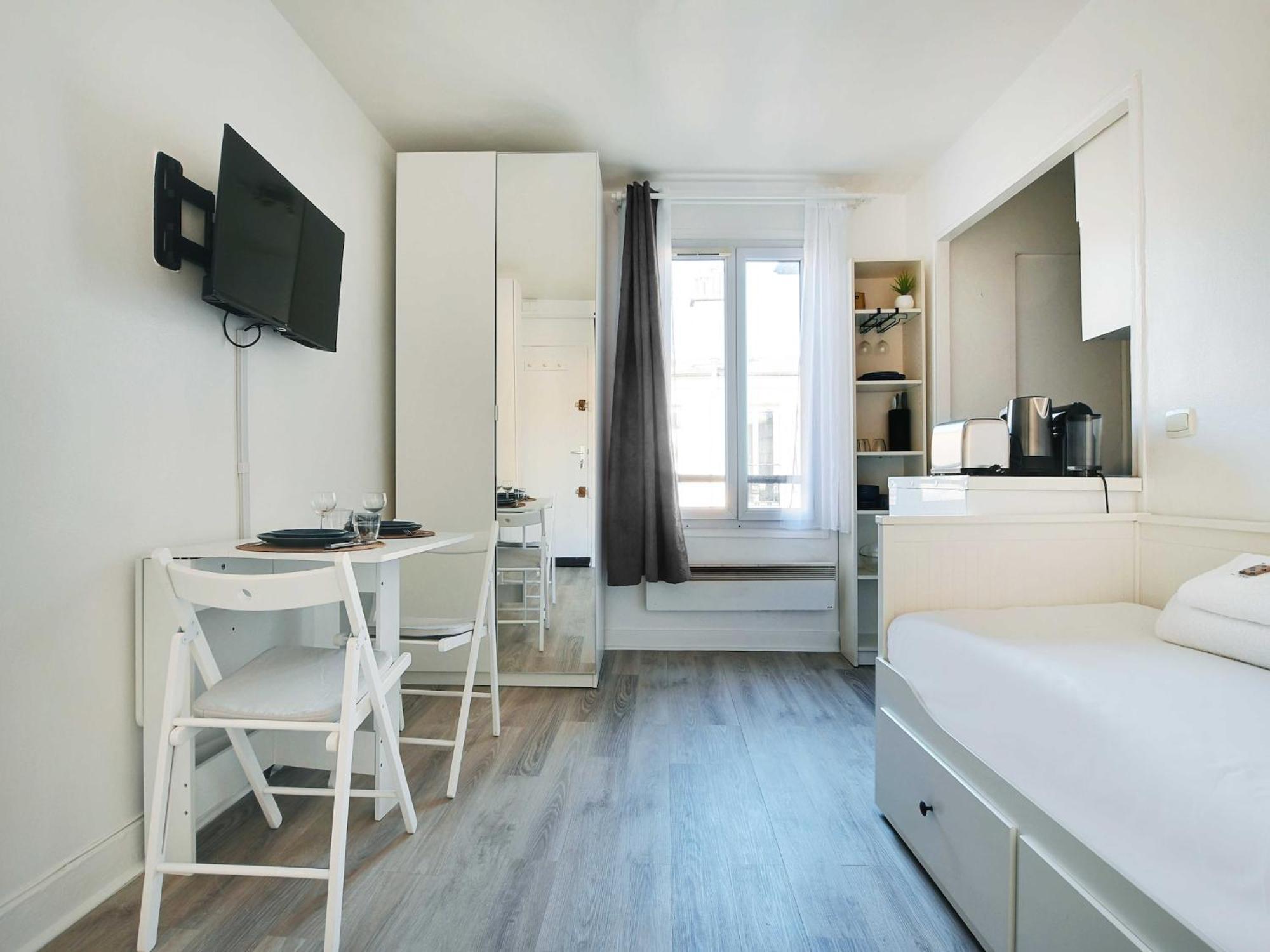 Modern - 2p - Faubourg Saint Antoine 11th Arr * Parigi
