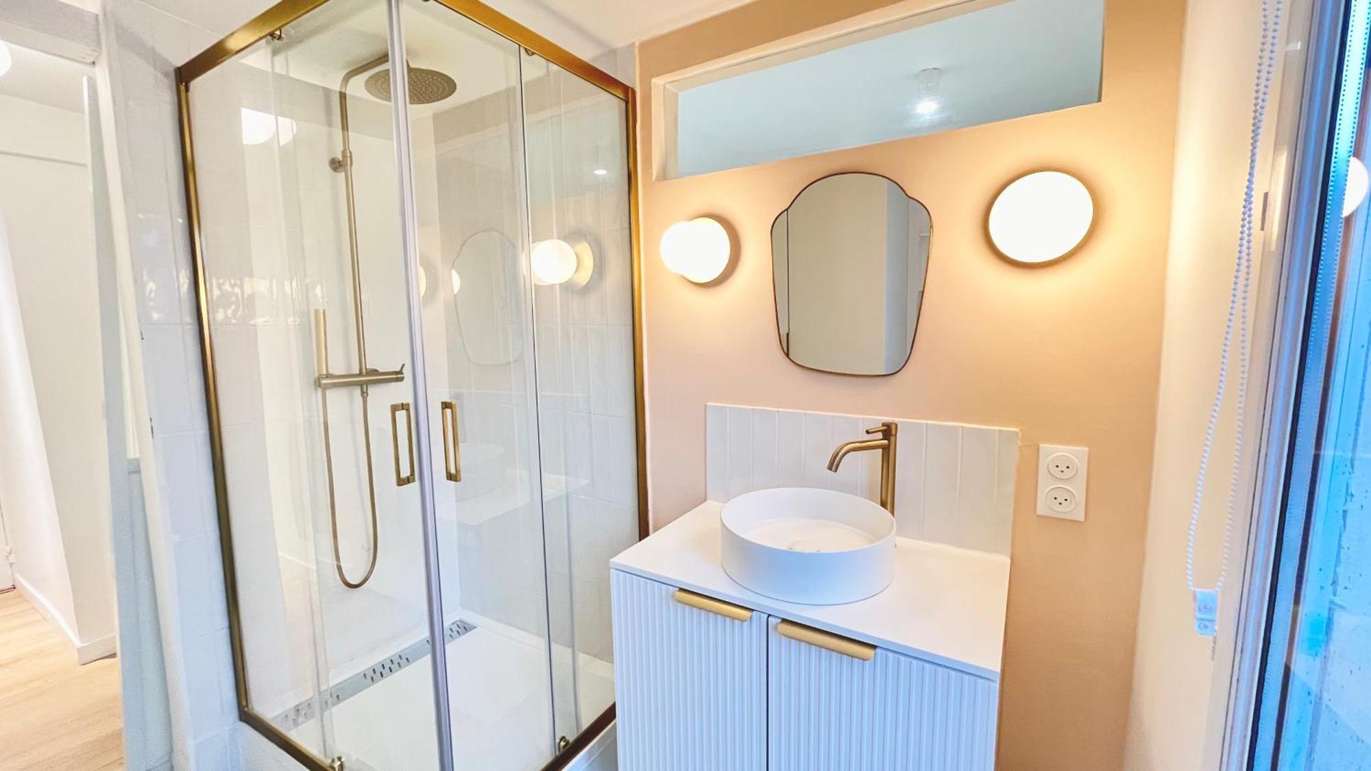 Apartment Charming Bright In Menilmontant Paris