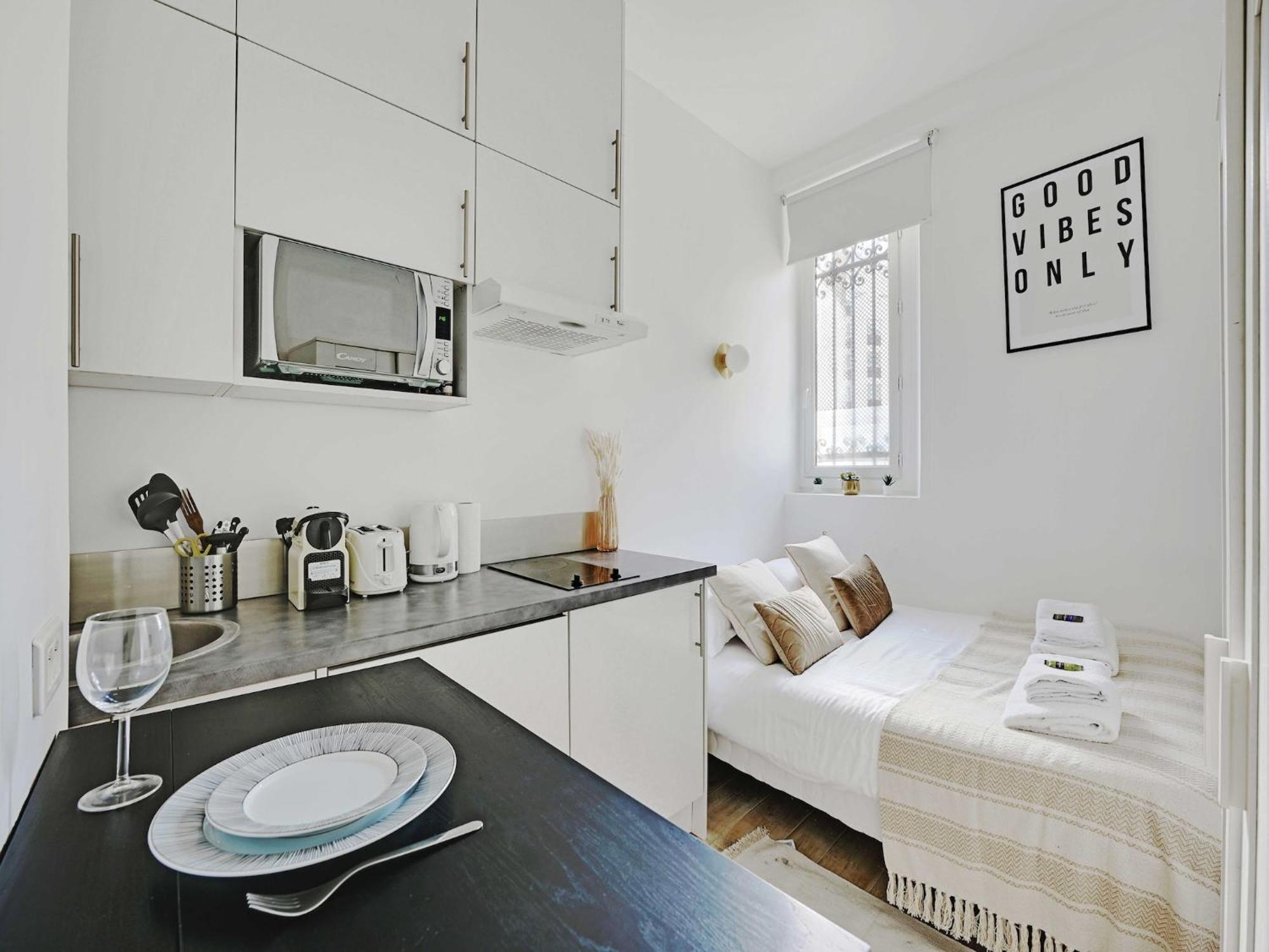 Superb 2p Ecole Militaire Eiffel Tower - Mobility Lease Paris