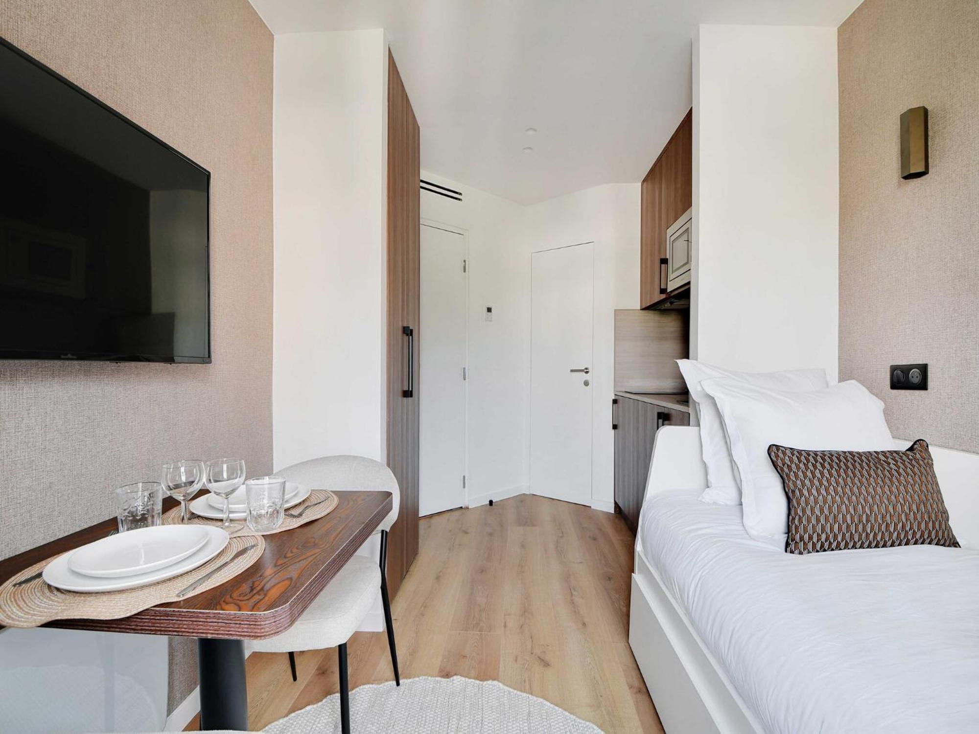 Bright And Modern - 2p - Passy *