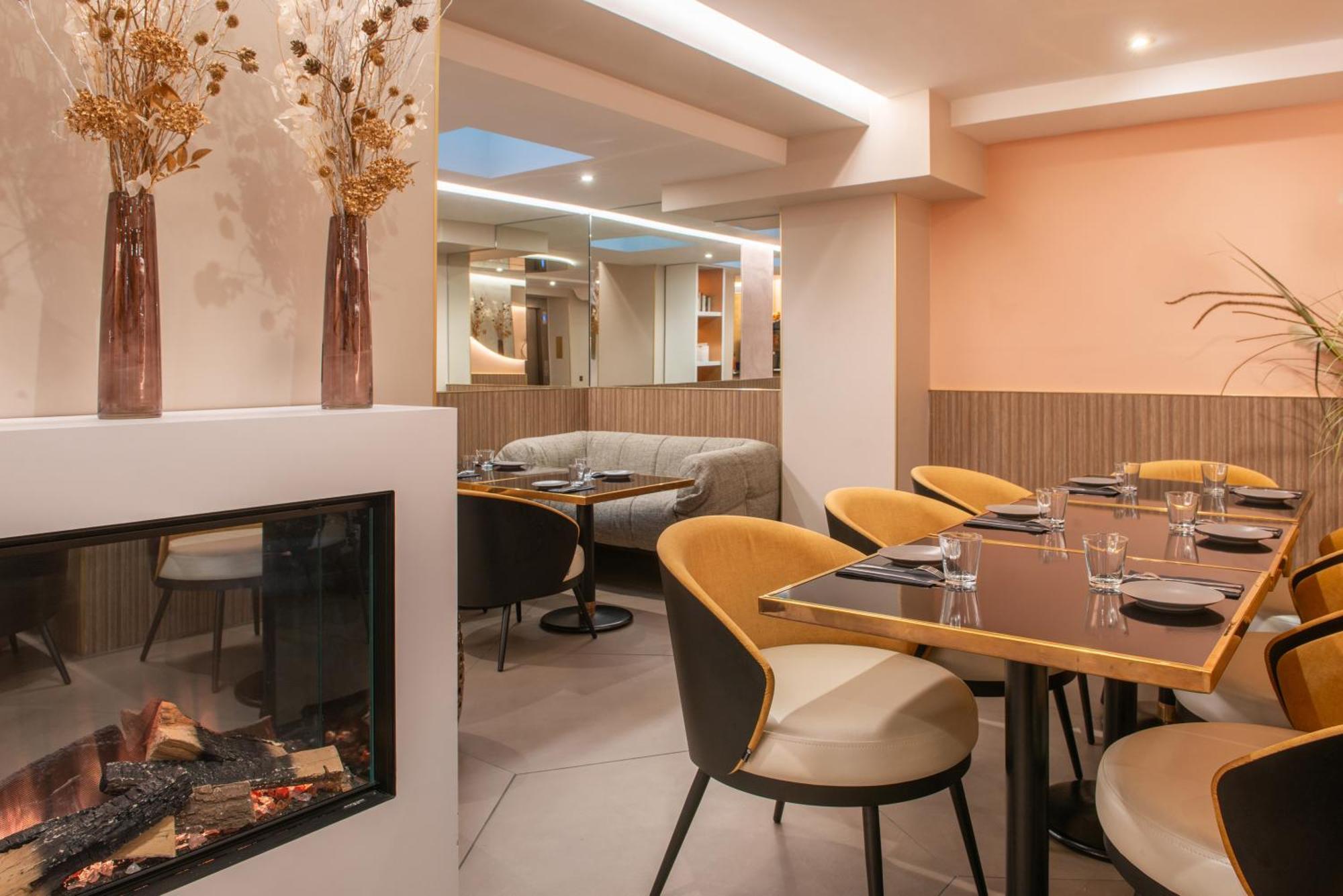 Hotel Arc Elysées 3*