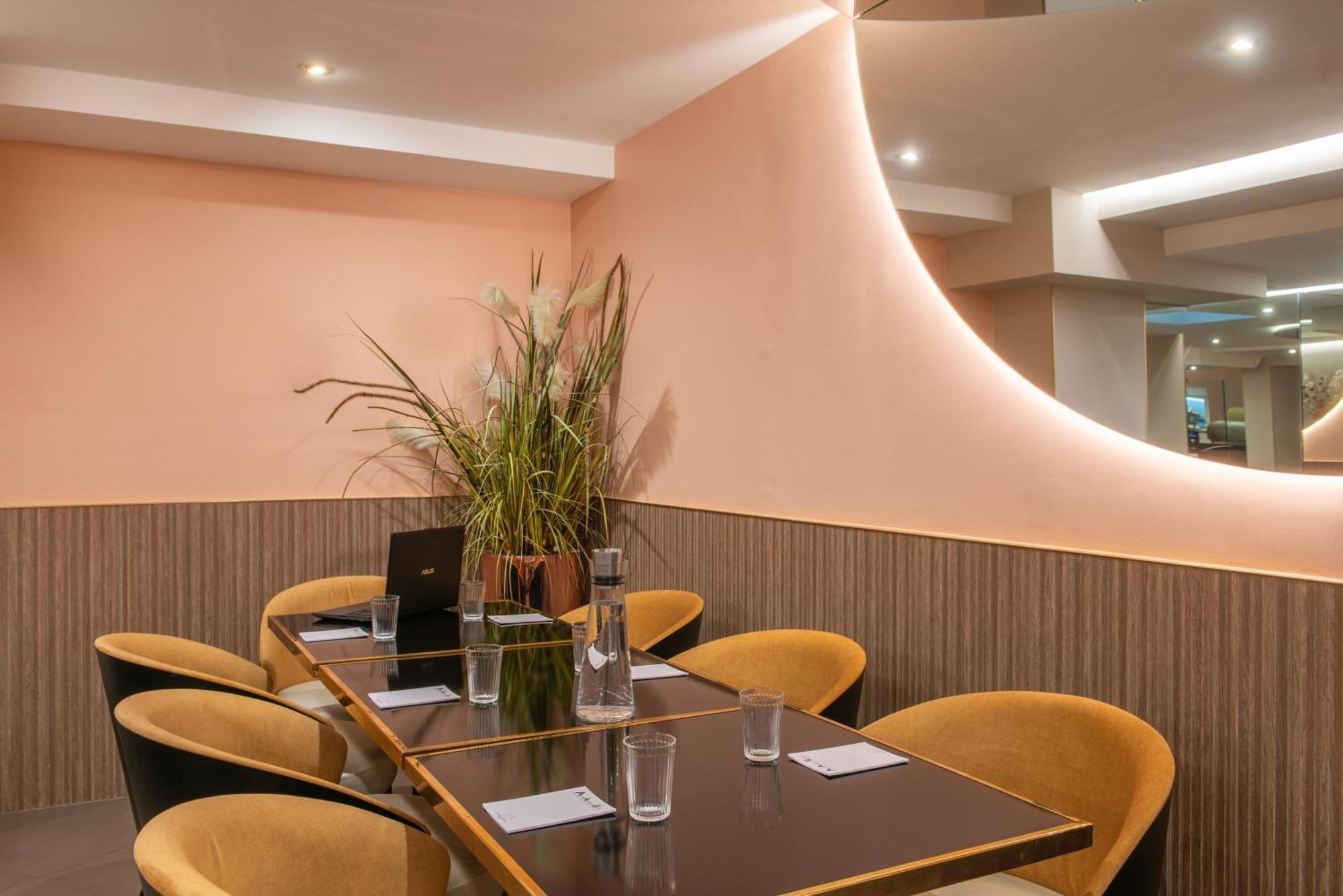 Hotel Arc Elysées Parigi