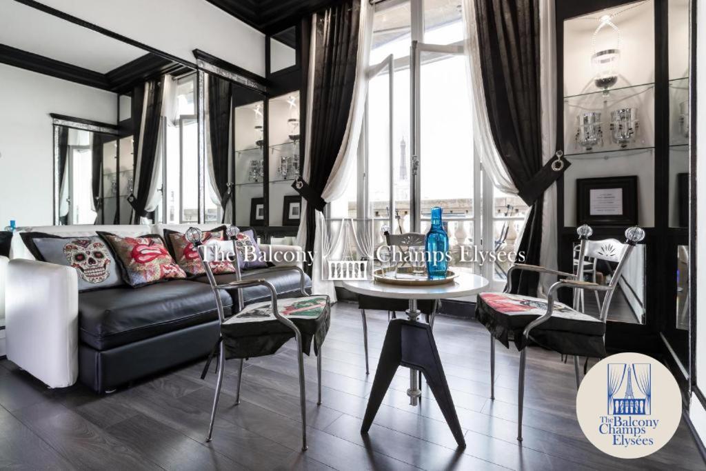 Balcony -view -champs Elysees * Parigi