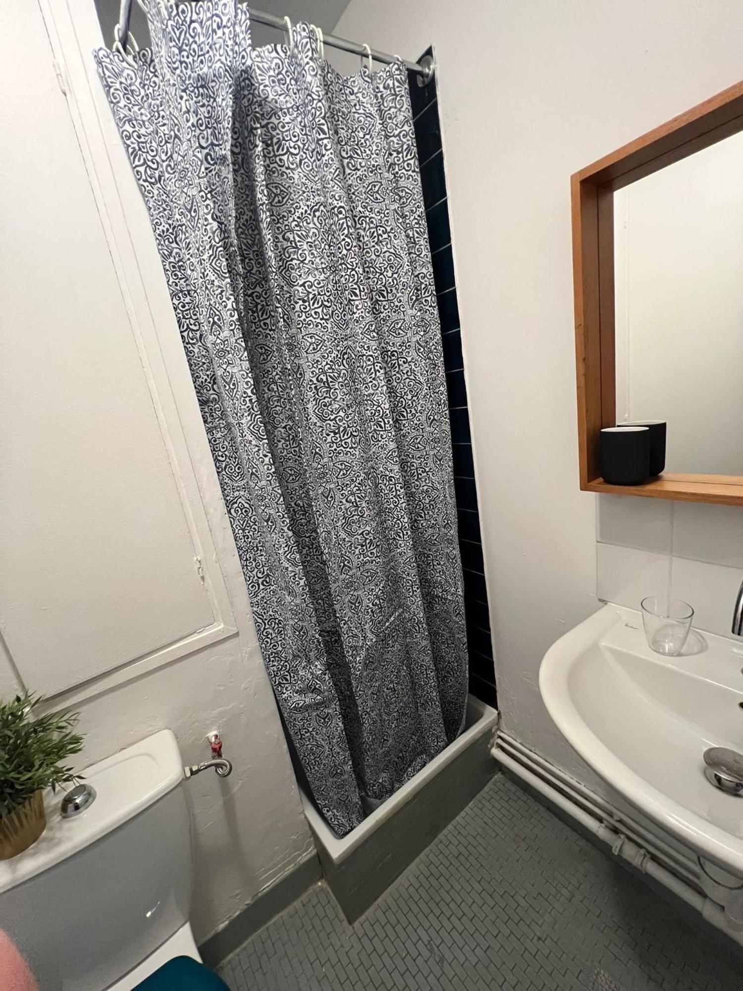 20e Apartment Paris