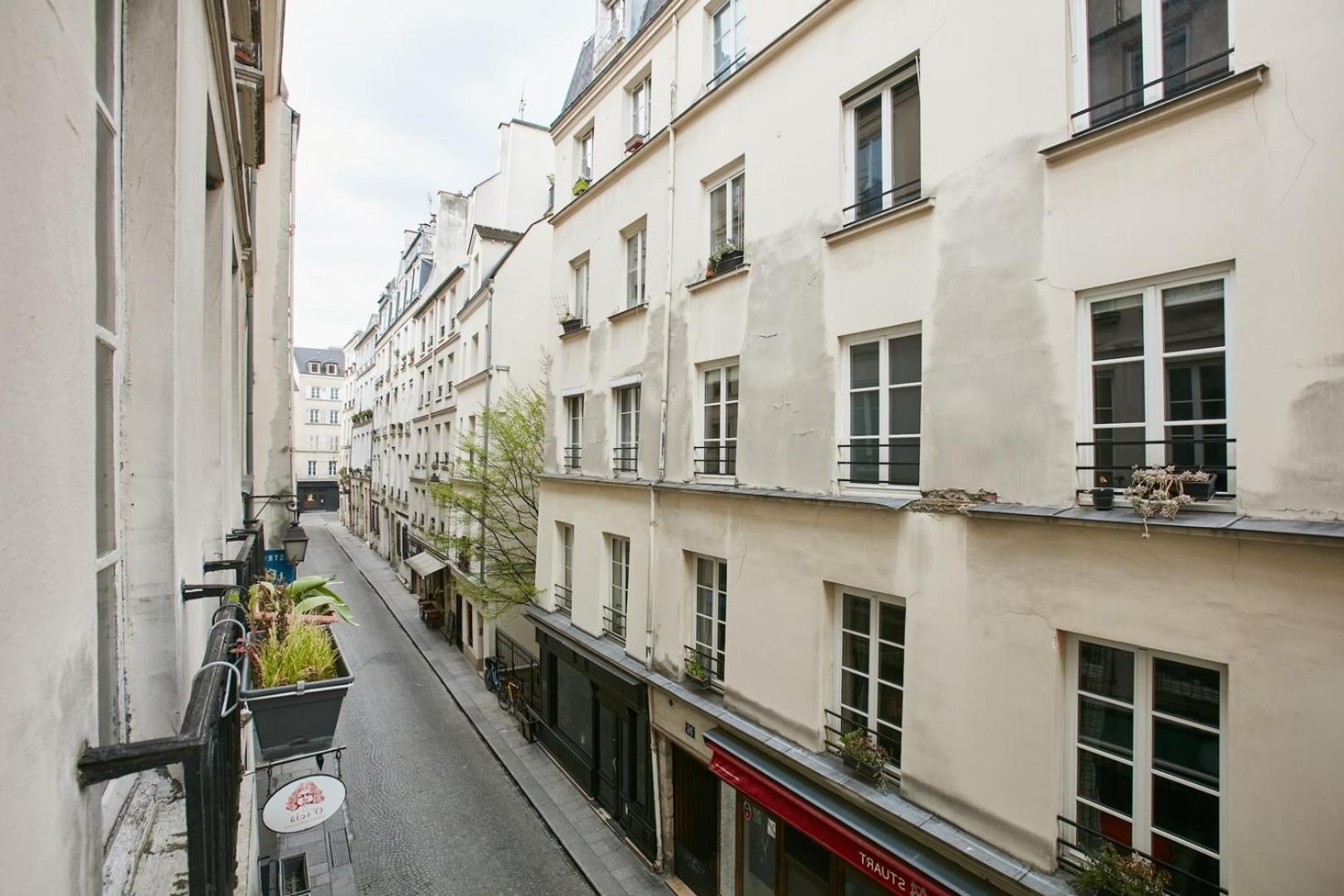 Bnbnook - Unique 1br Steps From Montorgueil * Parigi