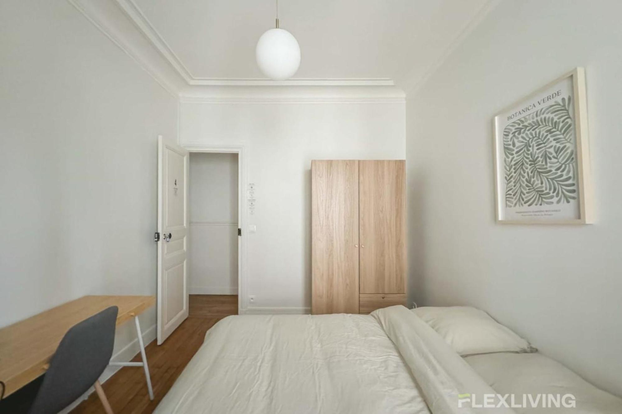 Flexliving - - Alesia Parigi