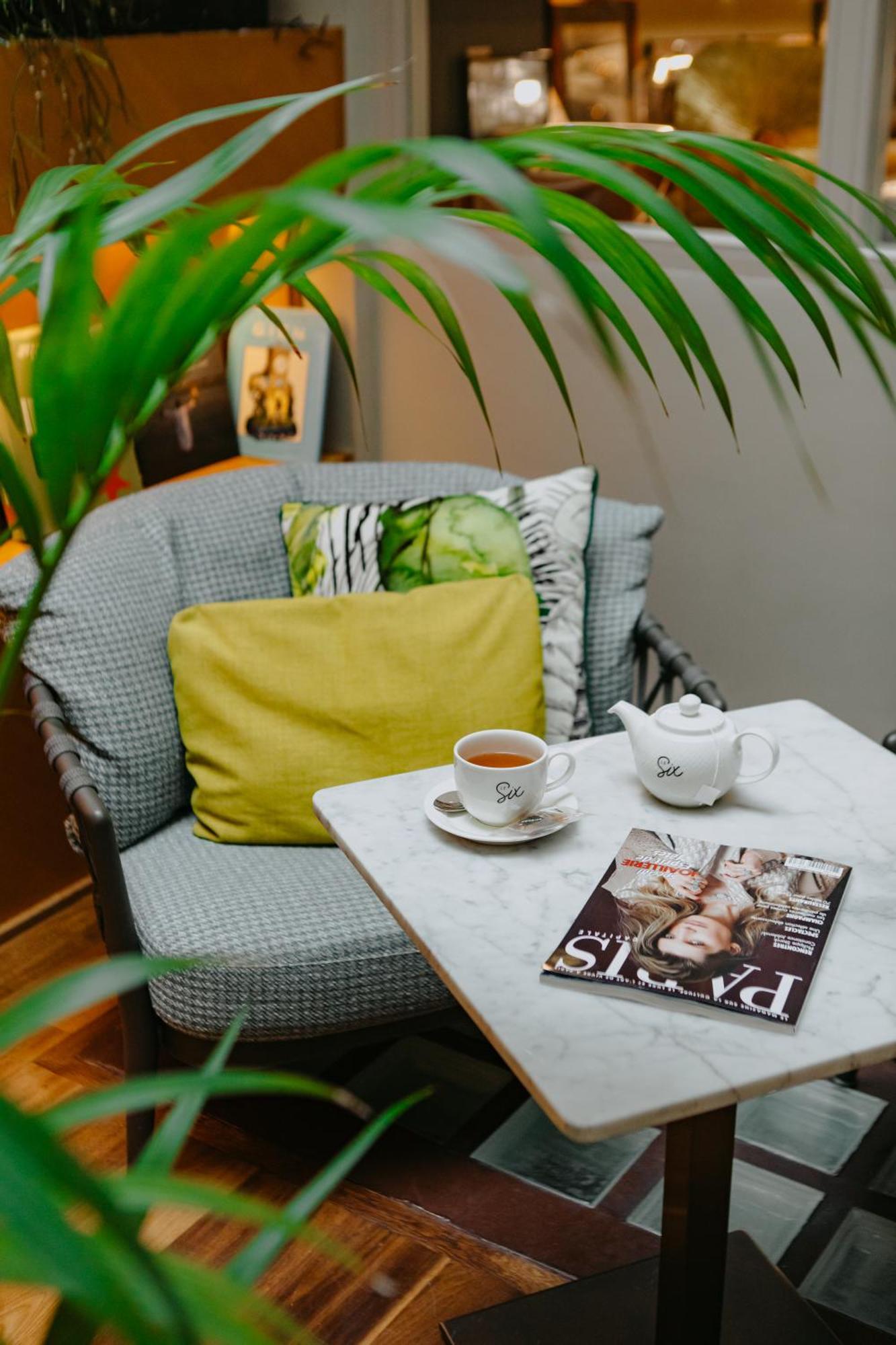 Le Six Hotel Paris