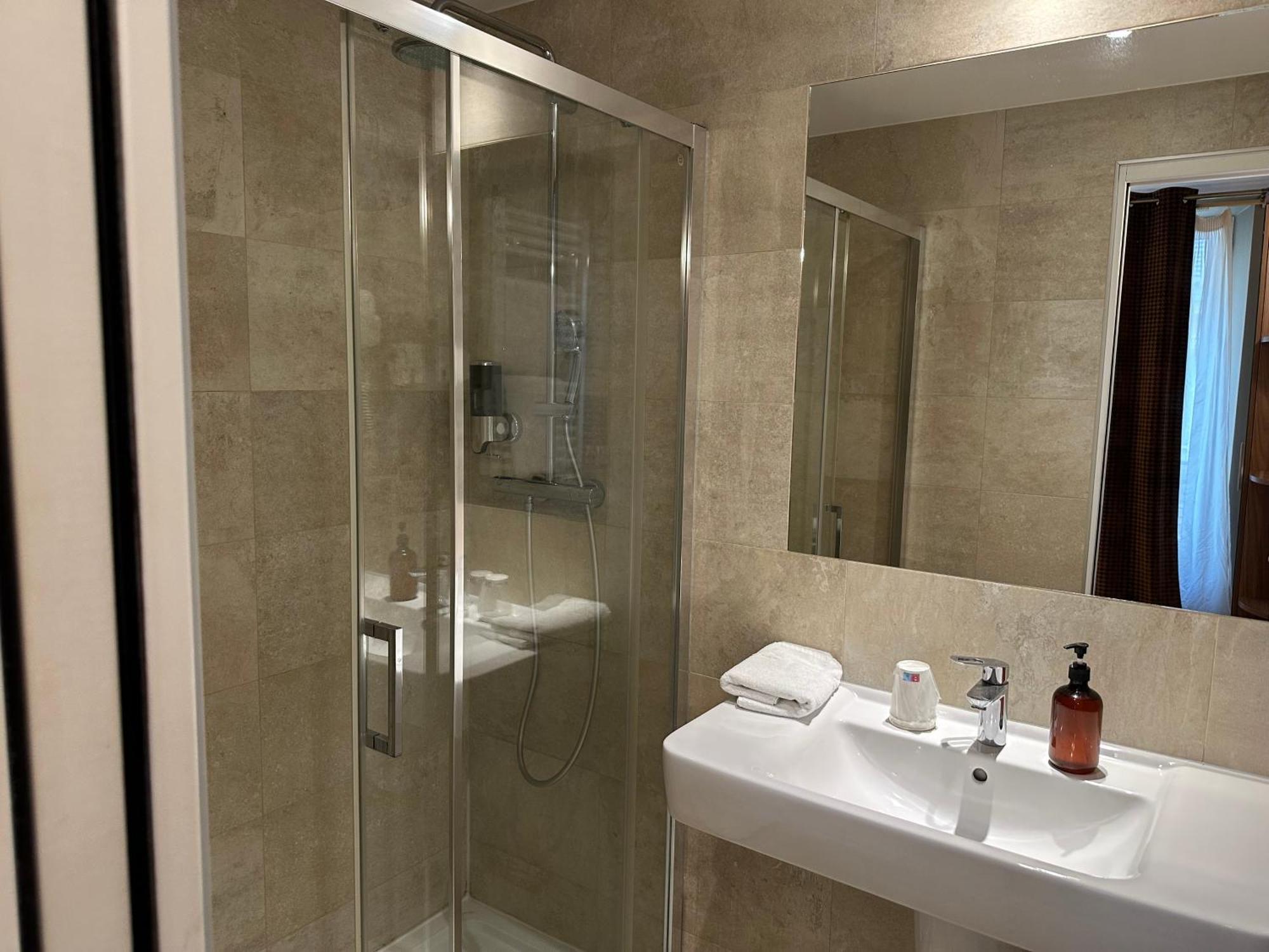 Hotel Excelsior Batignolles