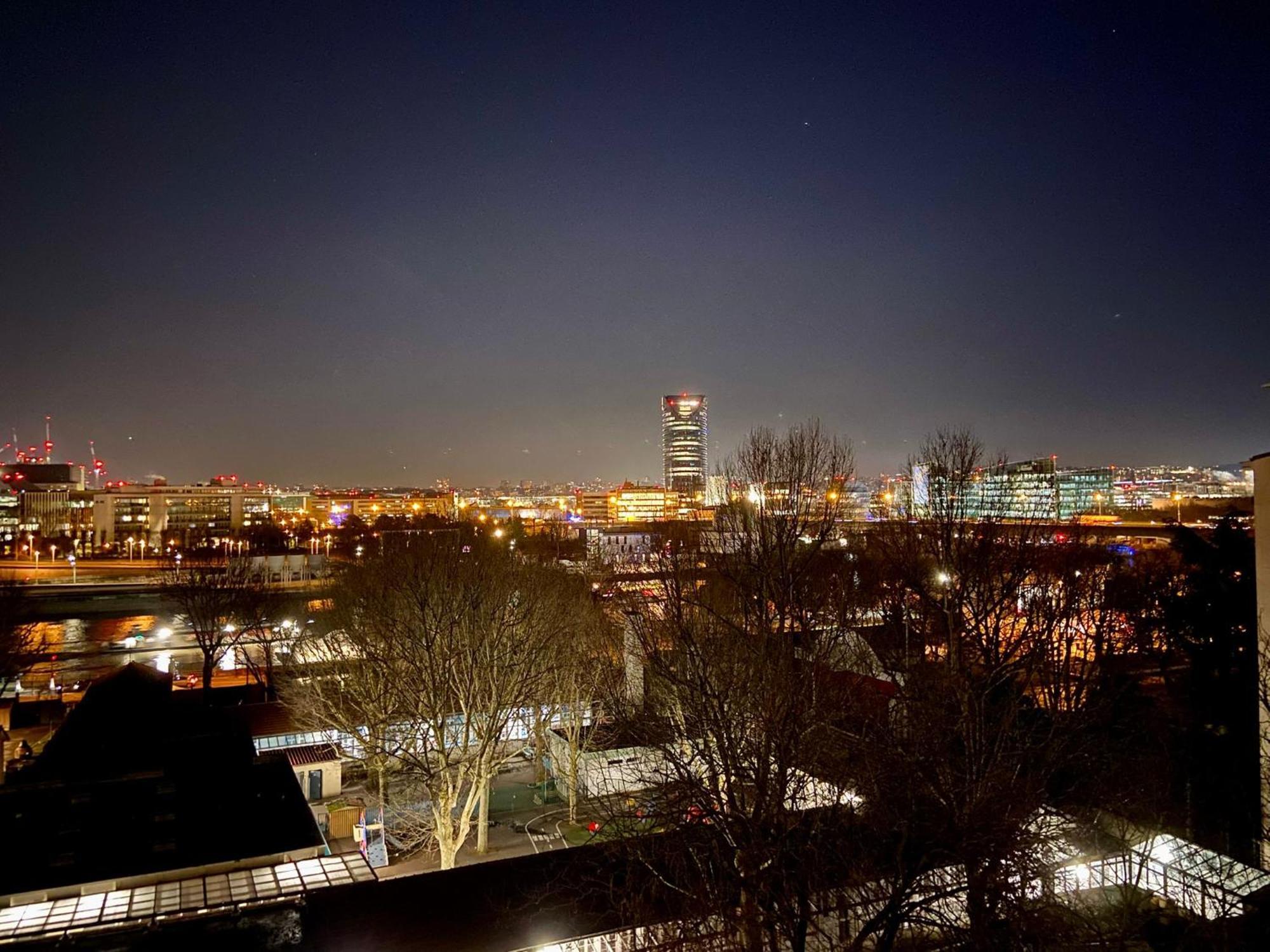 Vue Sur Seine * Parigi