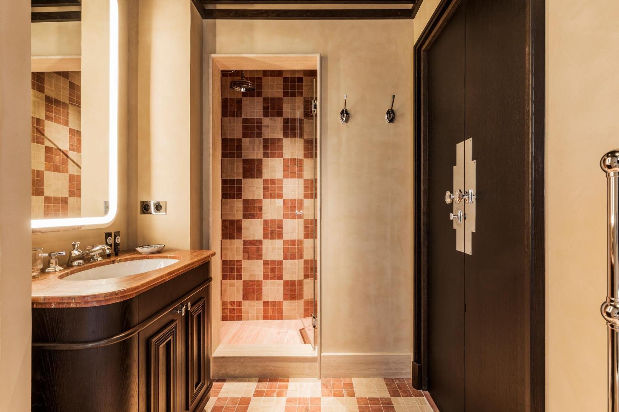Hana Hotel 5*