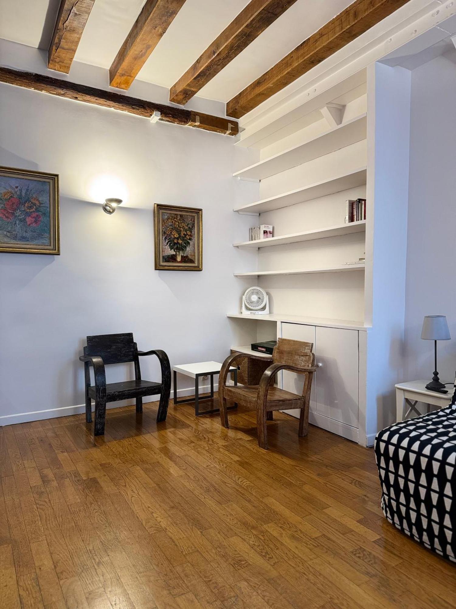 Le 64 Rue Chapon Paris