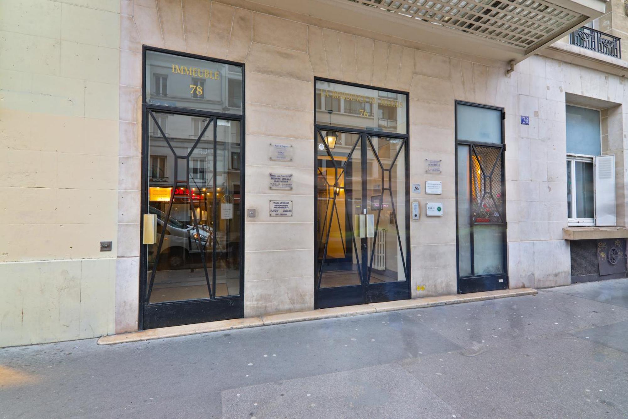 Elegant Quartier Les Marais Free Netflix