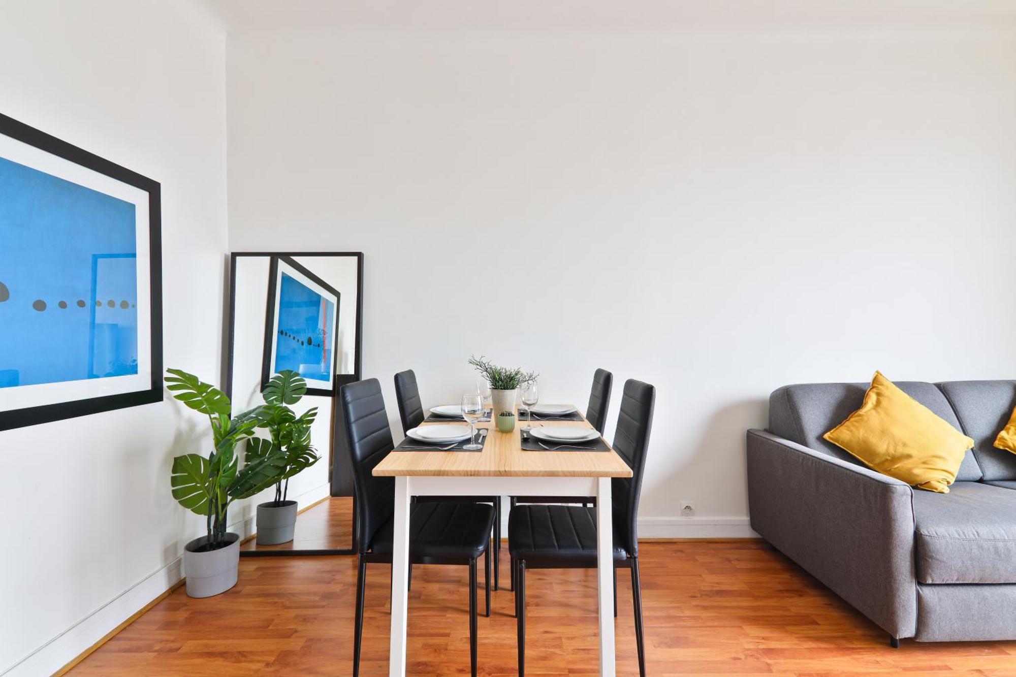Elegant Quartier Les Marais Free Netflix