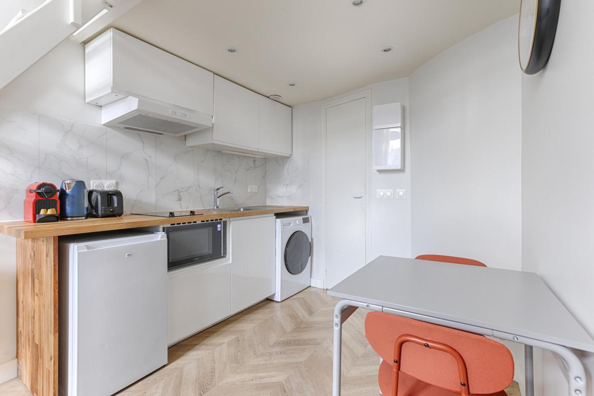 Loft De Charme An Coeur Des Batignolles Appartamento Parigi