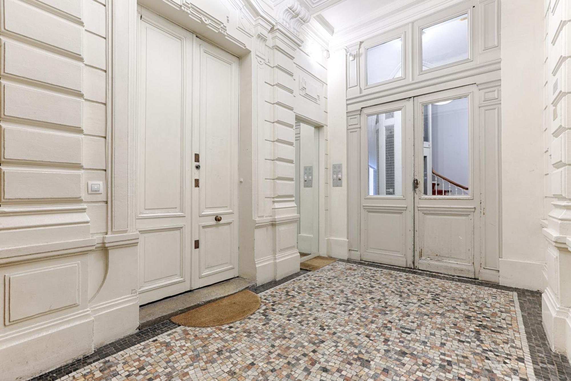 Appartamento Loft De Charme An Coeur Des Batignolles Parigi