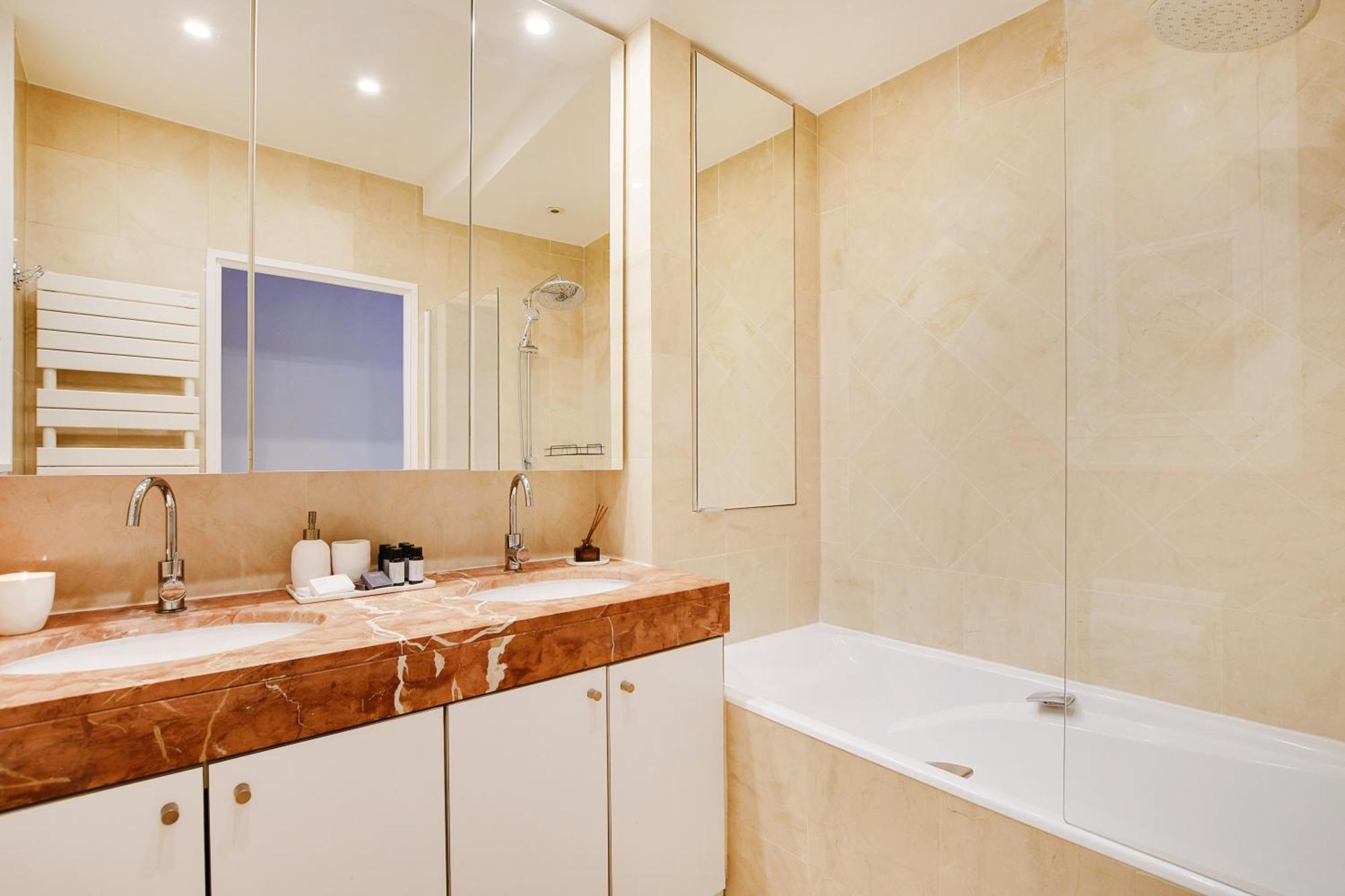 Prestige Avenue Kleber Parigi
