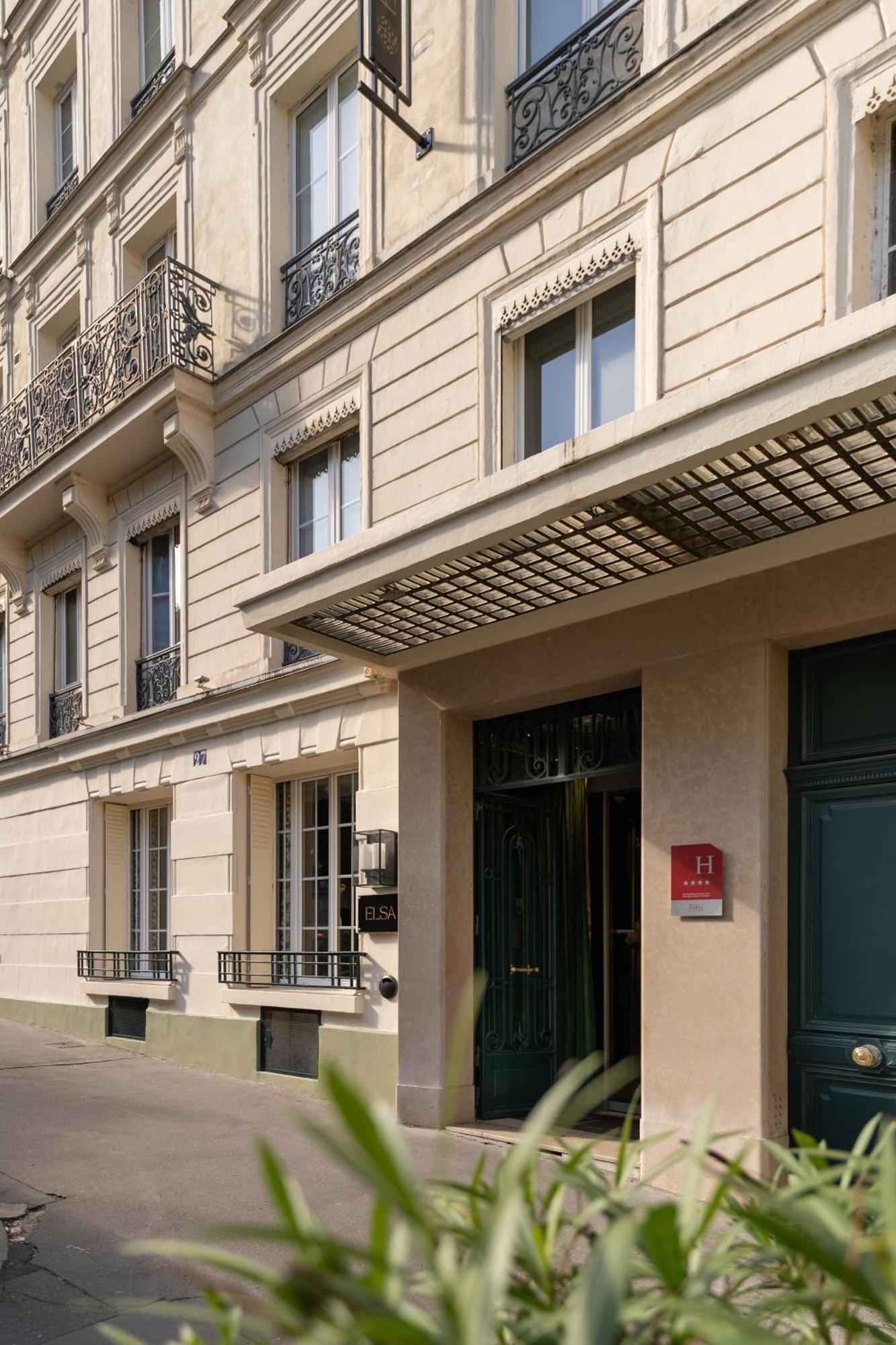 Elsa, Hotel Paris