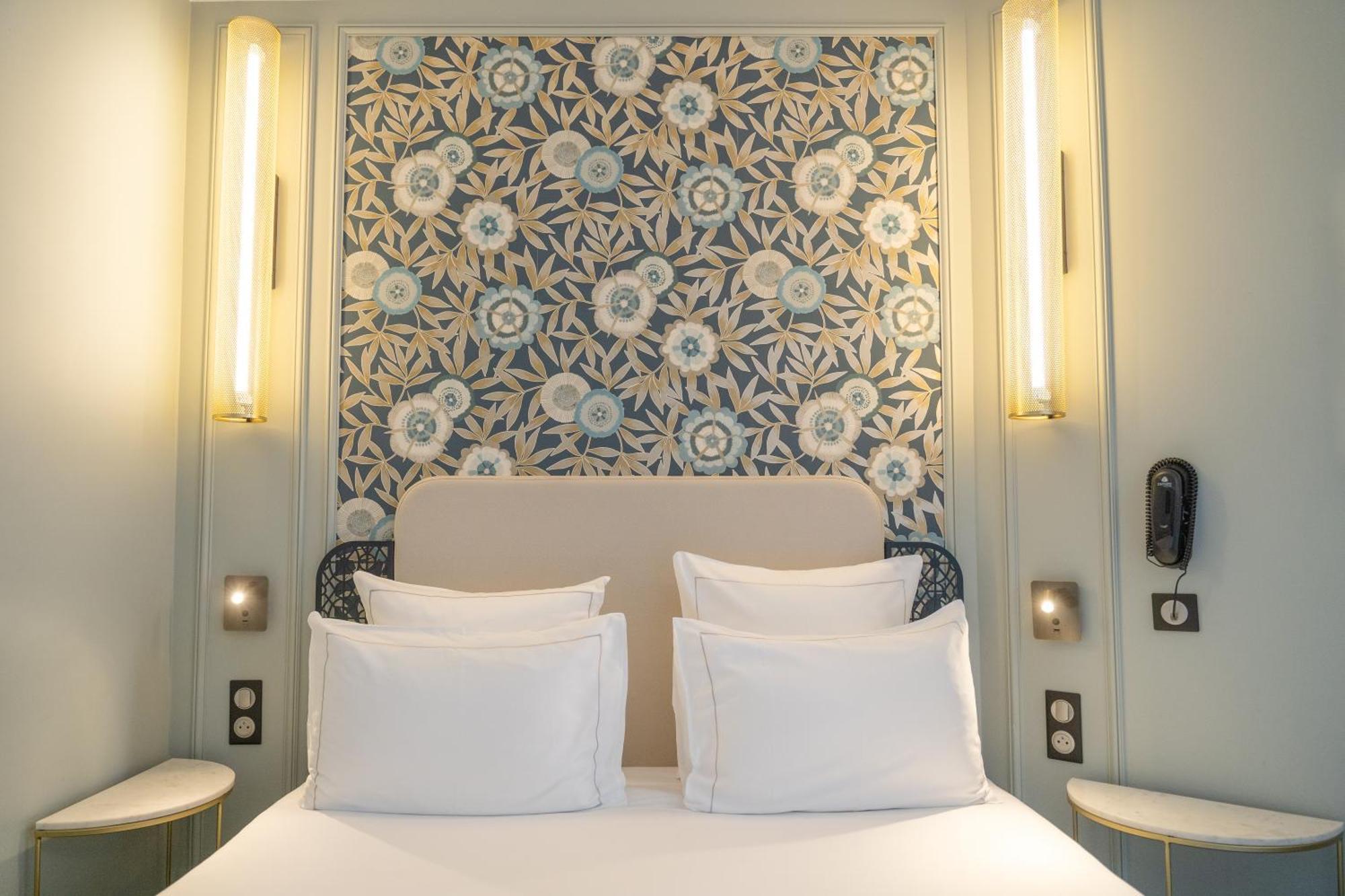 Elsa, Hotel Paris