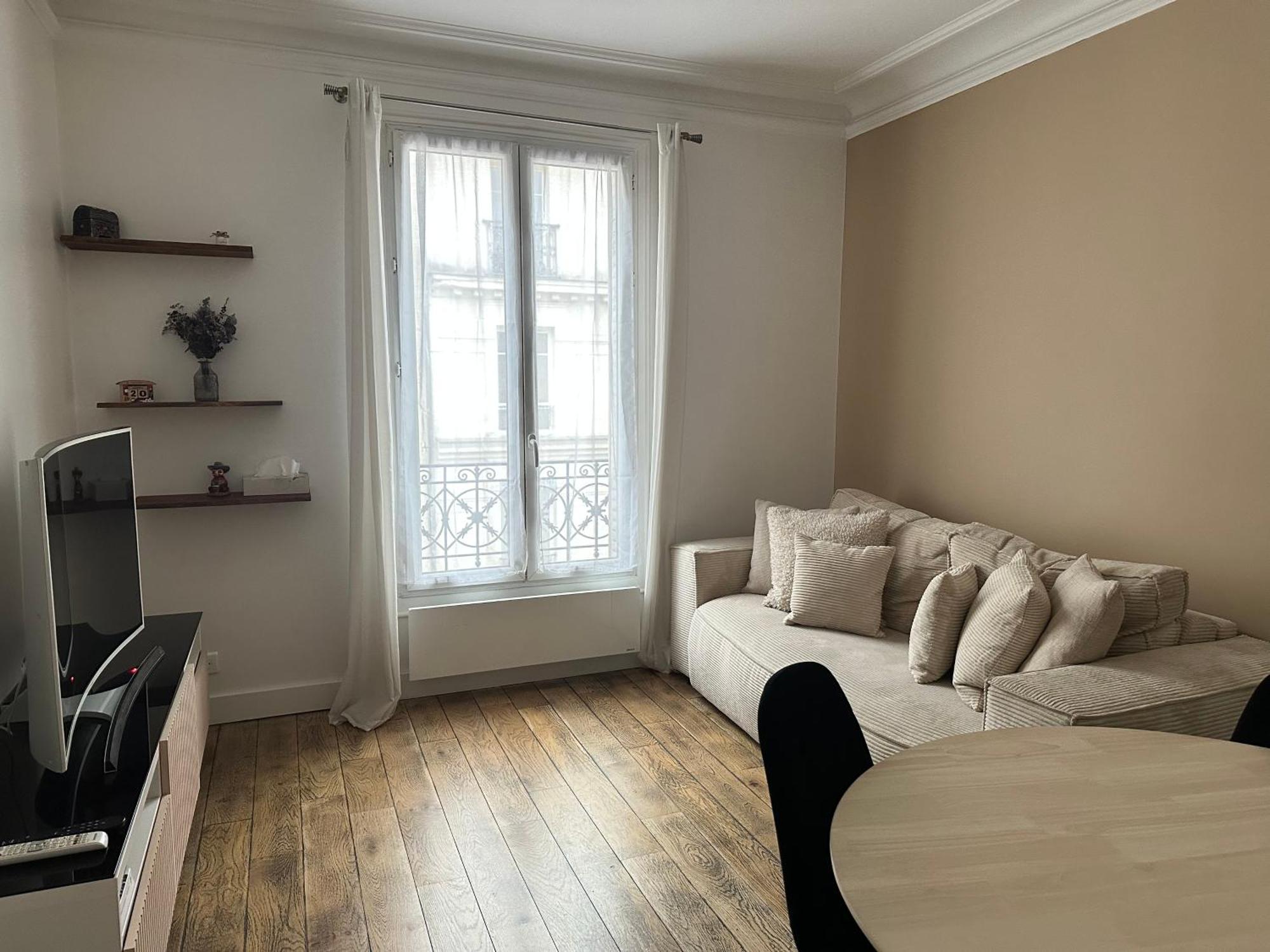 Le Voltaire - Center Apartment