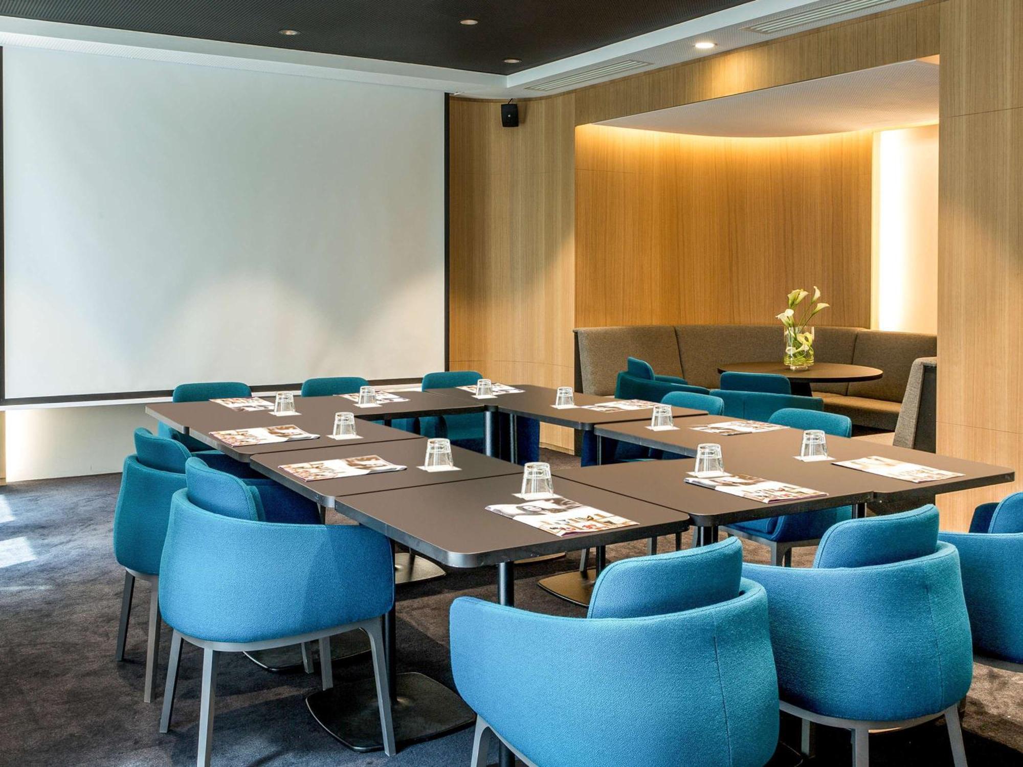 Hotel Mercure 17 Batignolles 4*