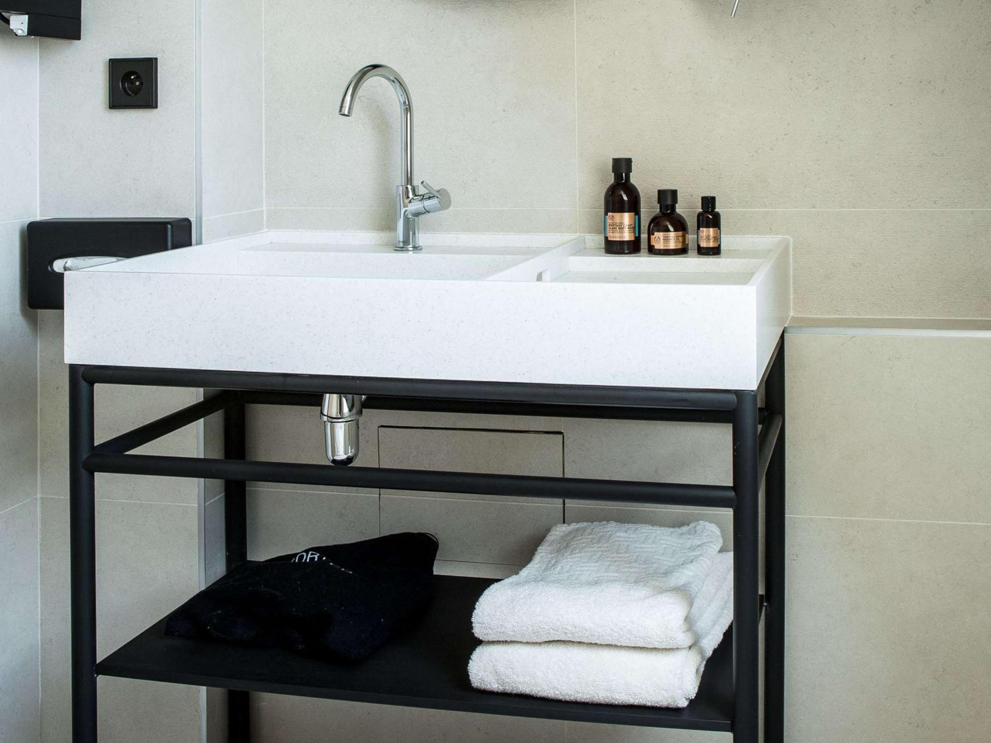 Mercure 17 Batignolles 4* Parigi