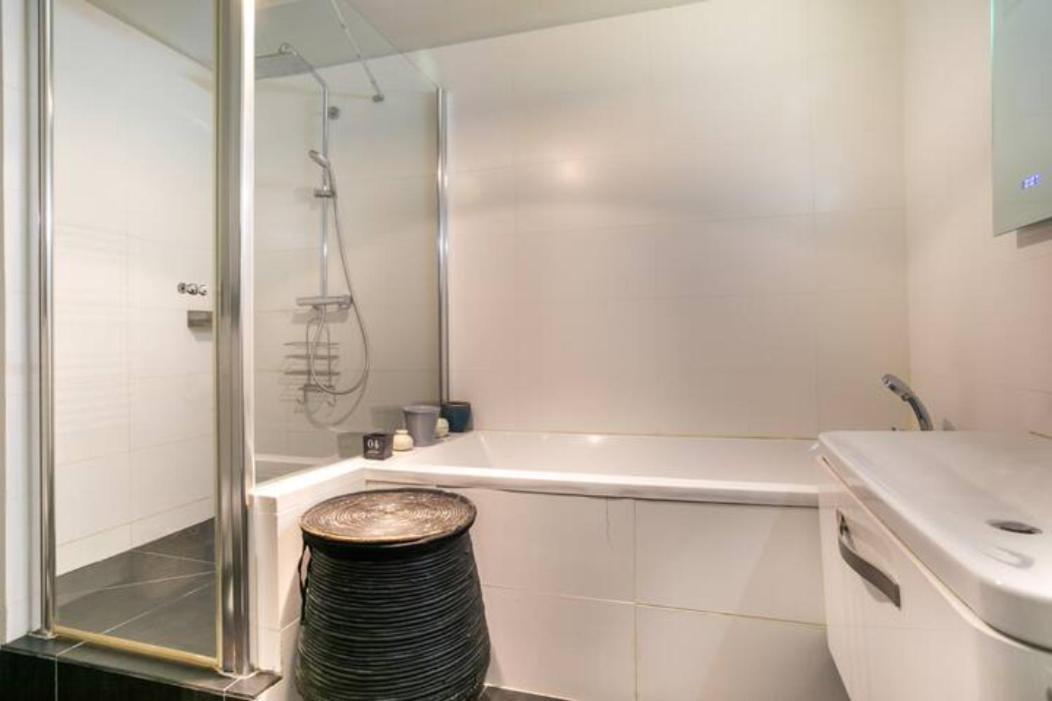 Amazing Premium Flat, Fantastic Location, 1290 Sqf Apartment Paris