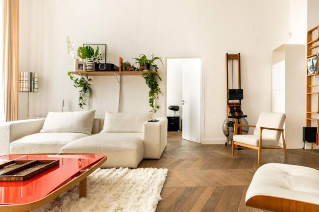 Apartment Amazing Premium Flat, Fantastic Location, 1290 Sqf *