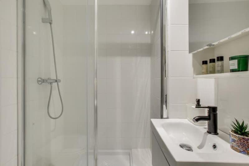 Appartamento Modern French Canal St Martin Parigi