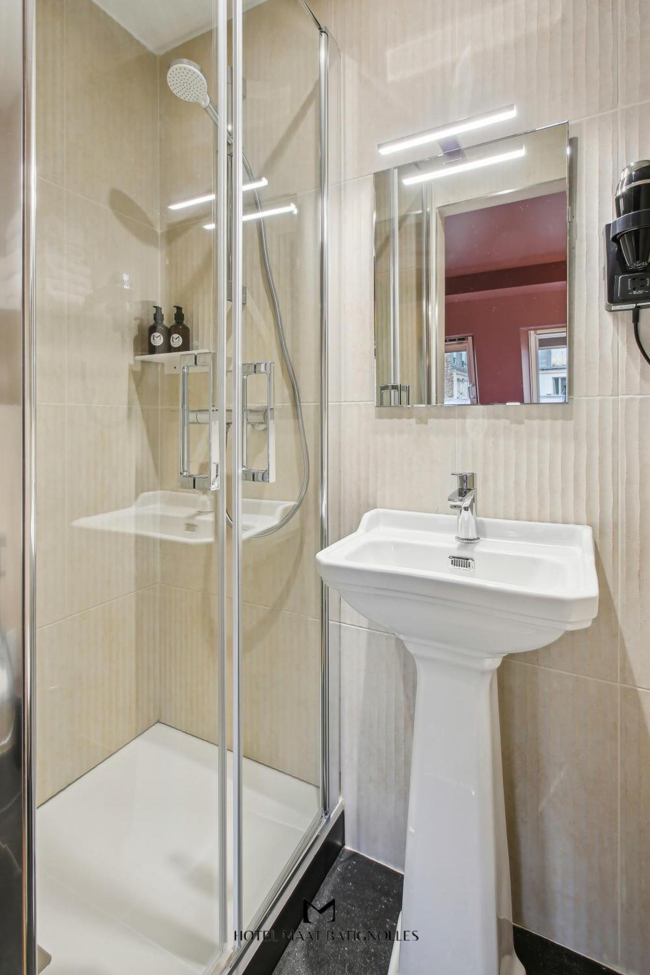 Hotel Maat Batignolles Parigi