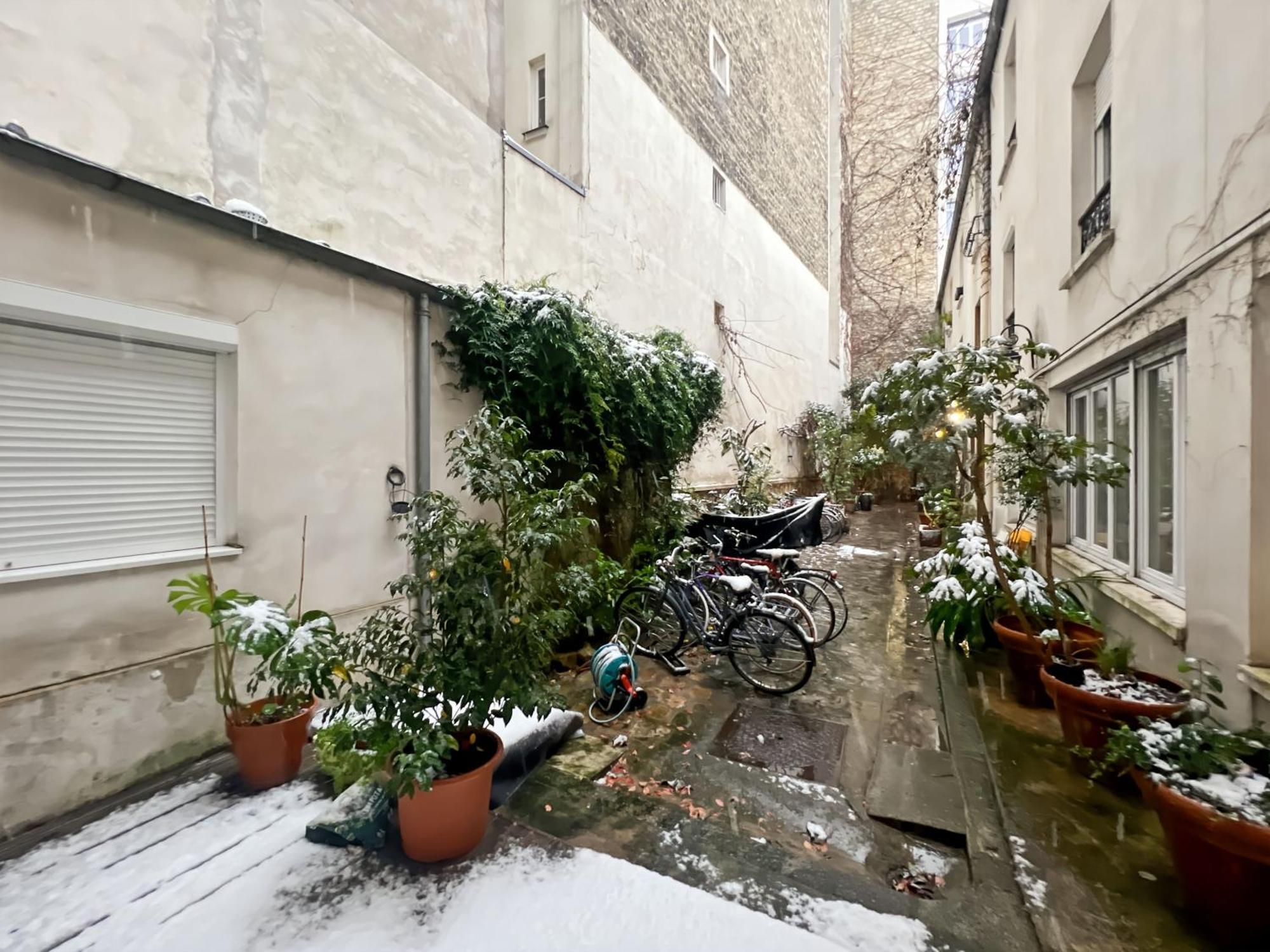 A Deux Pas De Gare Du Nord