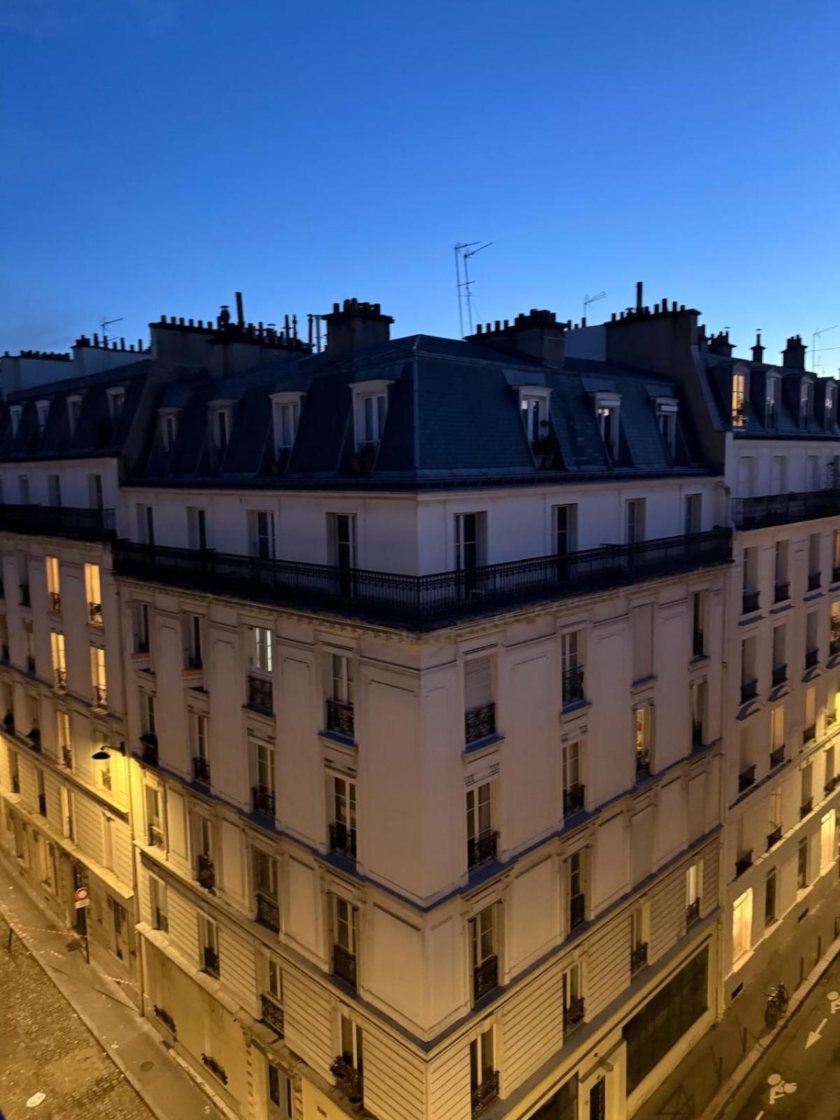 Appartamento With Eiffel Tower View Parigi