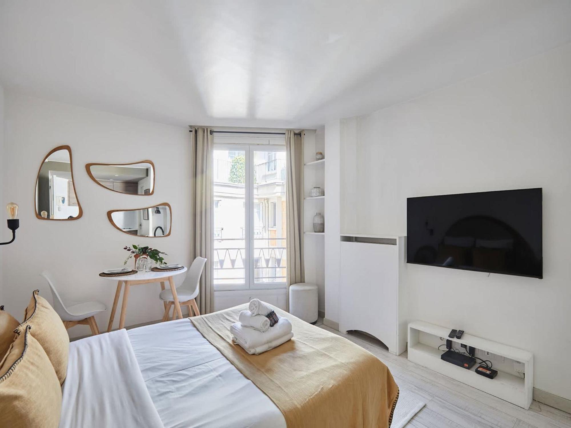 Montaigne Champs Elysees