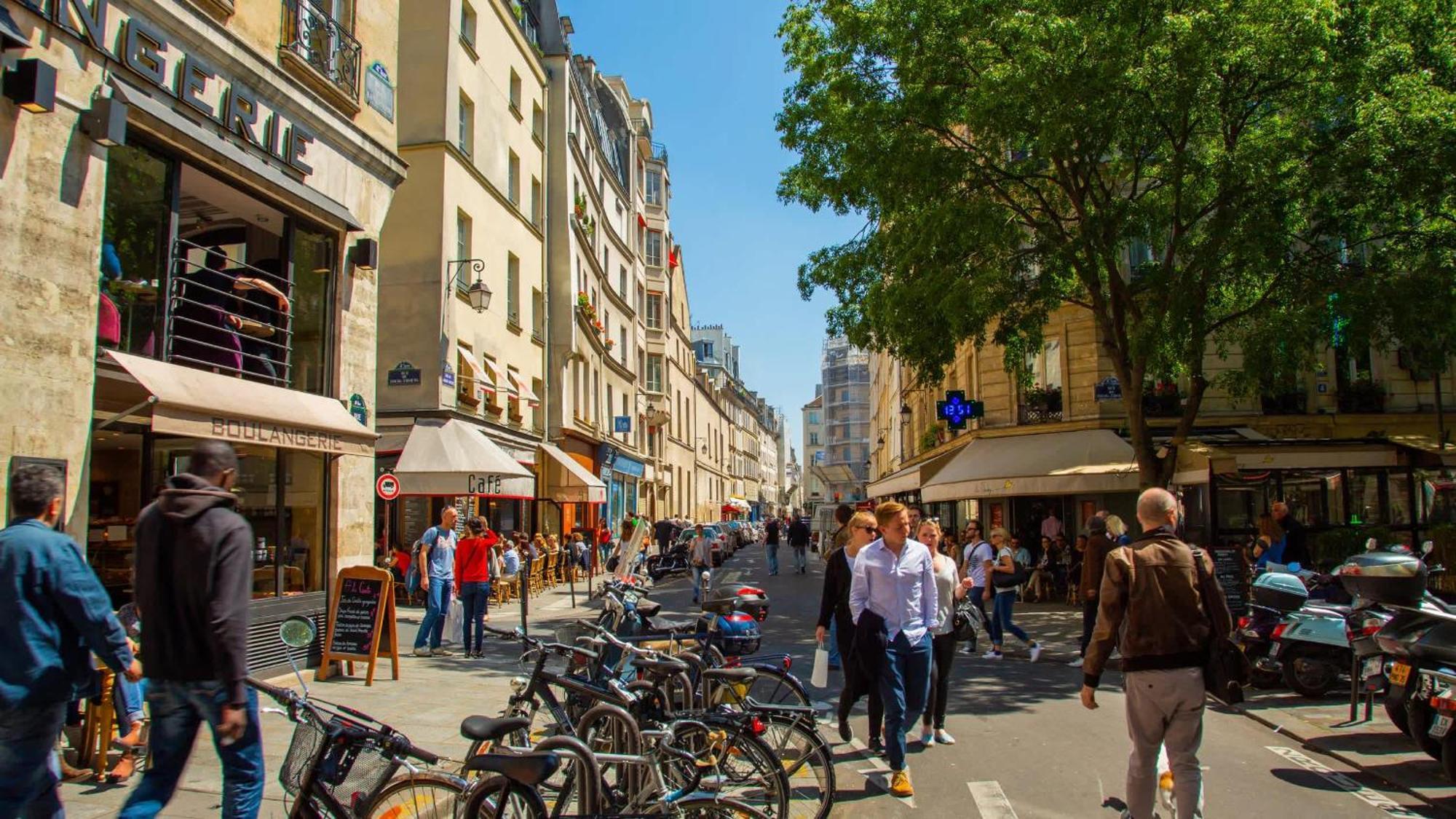 Unique Authentic In Le Marais *