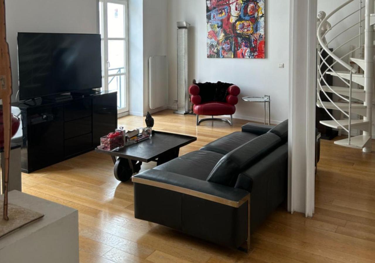 Loft Le Marais A Place Des Vosges Parigi