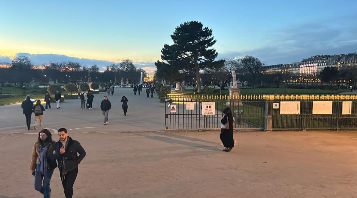 Chic Near Louvre & Eiffel Tour Paris