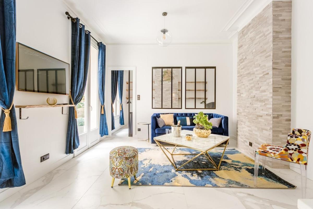 Bourd- Beyond Eiffel Tower Stylish Terrace