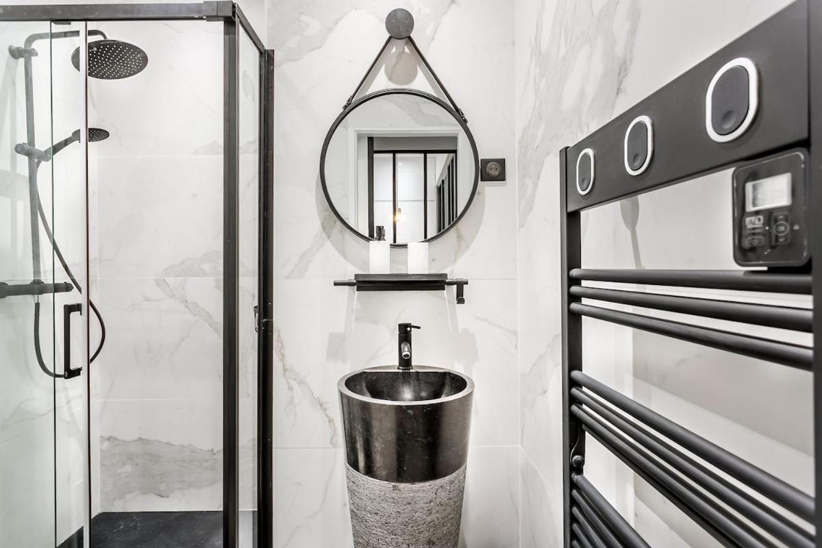 Appartamento Bourd- Beyond Eiffel Tower Stylish Terrace Parigi