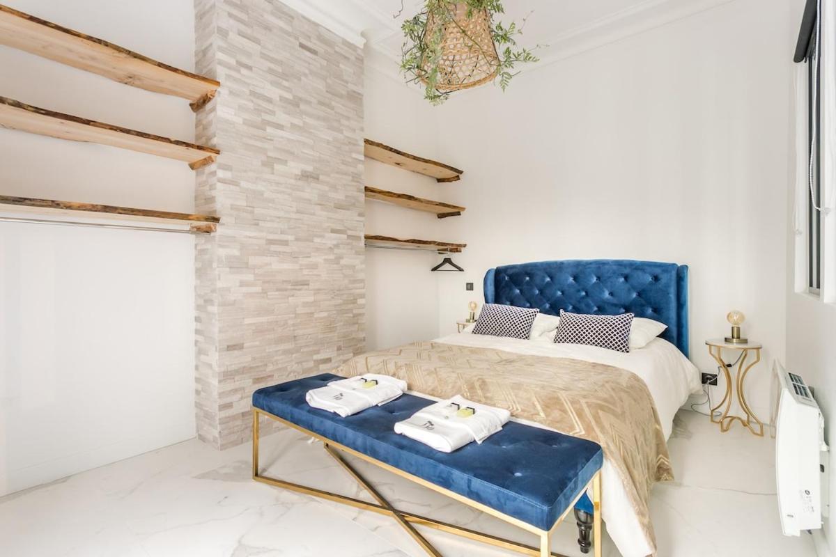 Bourd- Beyond Eiffel Tower Stylish Terrace *