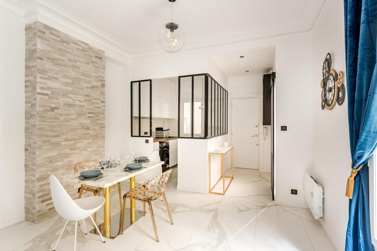 Bourd- Beyond Eiffel Tower Stylish Terrace Parigi